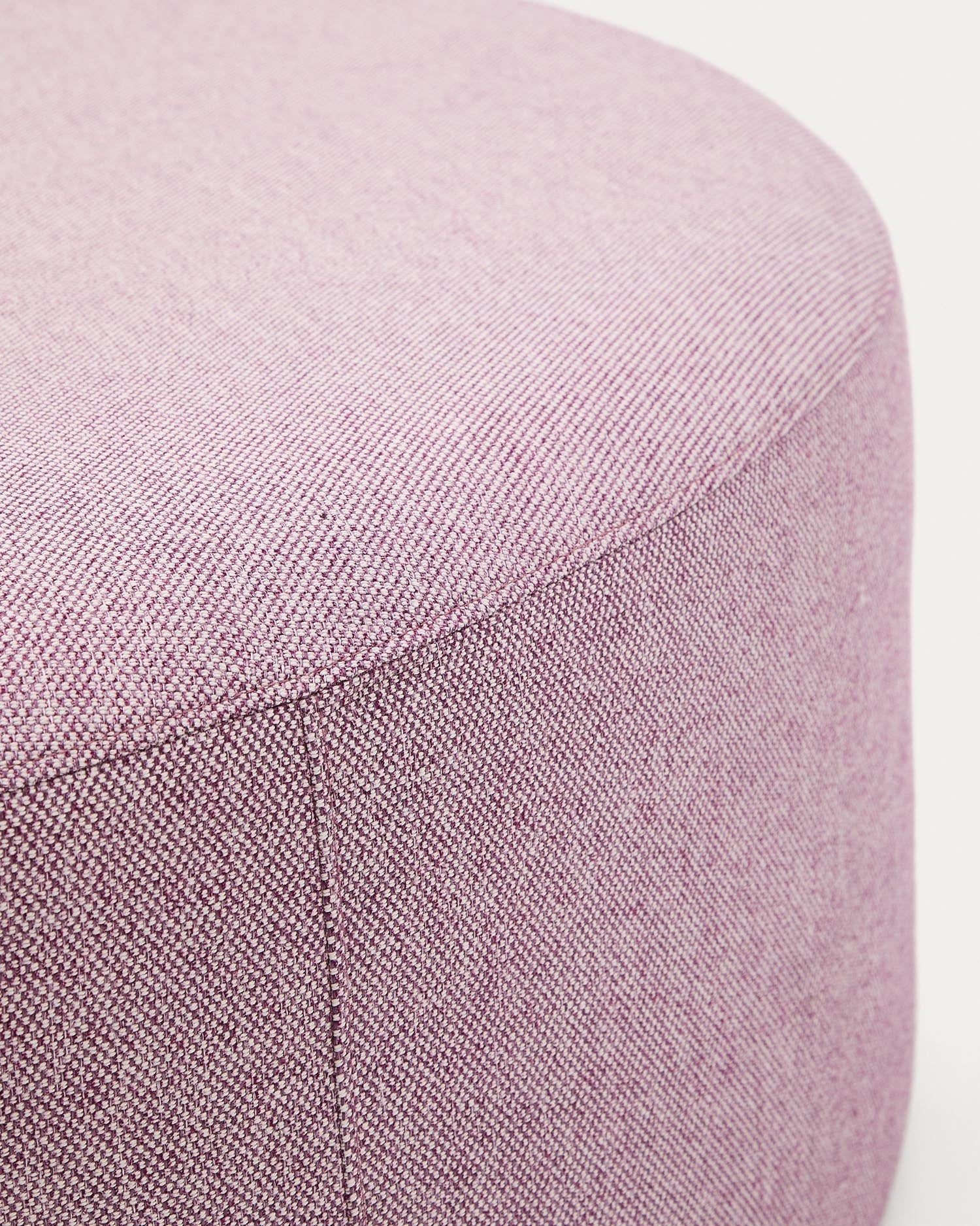 Fußablage mit abnehmbarem Bezug Kaeli violett Ø 120 cm in Lila präsentiert im Onlineshop von KAQTU Design AG. Hocker ist von Kave Home