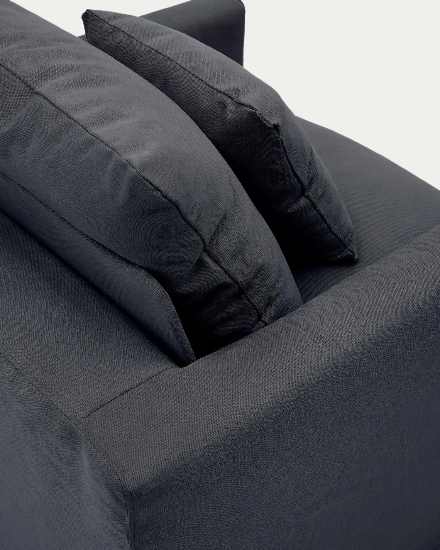 Eleganter Nora Sessel in Anthrazitgrau, abziehbarer Leinen-Baumwollbezug, großzügige 92 cm Sitzfläche, stilvoll und pflegeleicht.