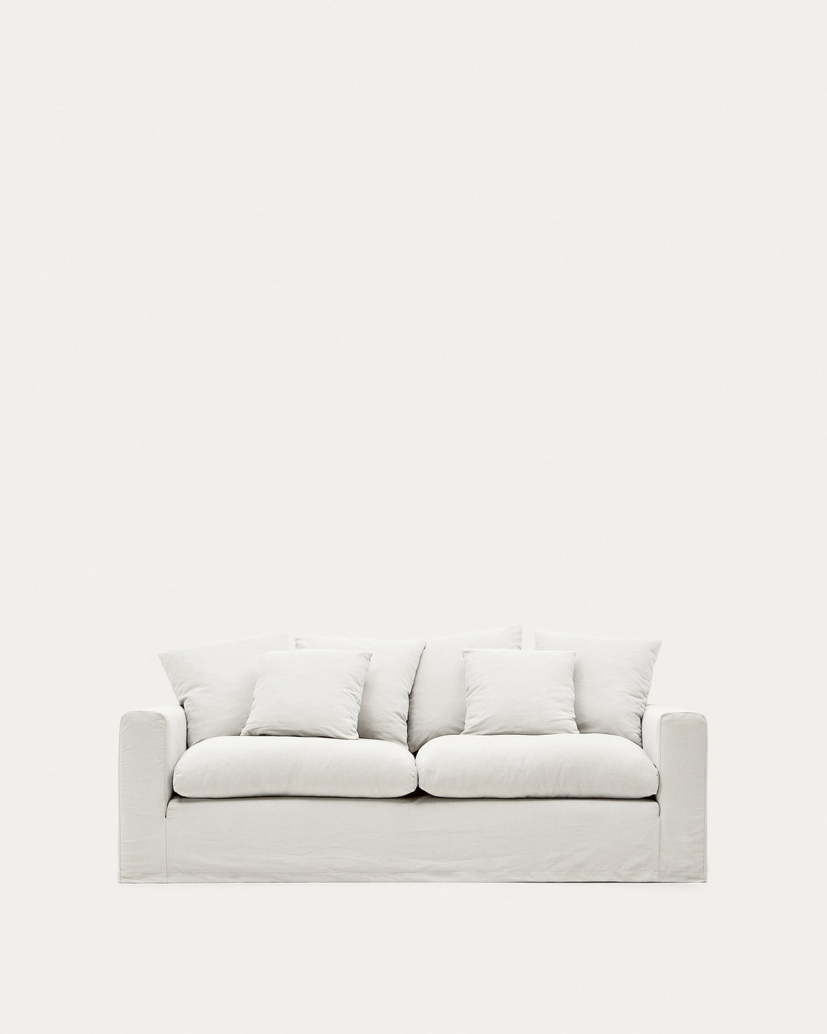 3-Sitzer-Sofa Nora mit abnehmbarem Bezug und Kissen aus Leinen und Baumwolle in Ecru 240 cm in Ecru präsentiert im Onlineshop von KAQTU Design AG. 3er Sofa ist von Kave Home
