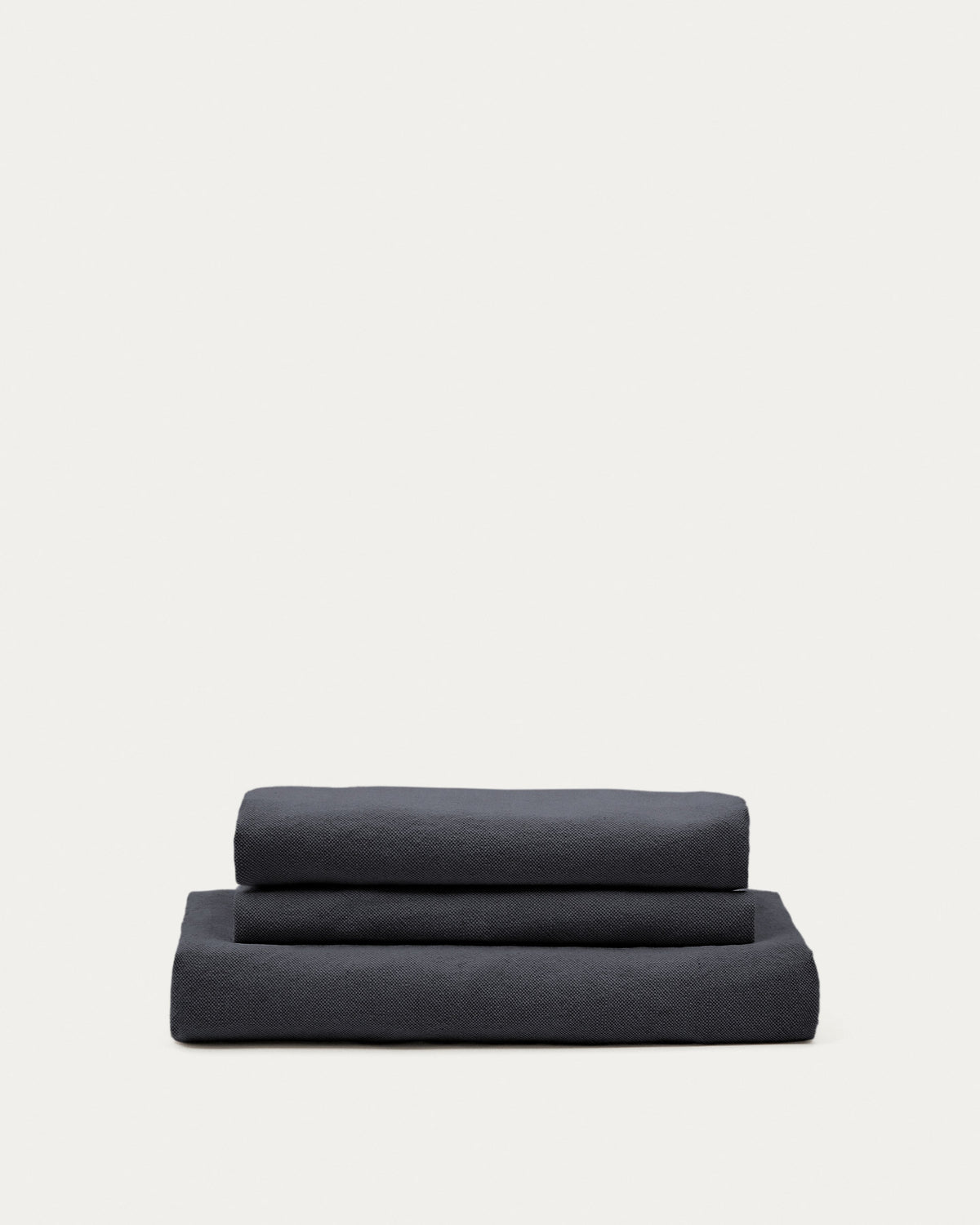 Bezug 4-Sitzer-Sofa Nora aus Leinen und Baumwolle in Anthrazitgrau in Anthrazit präsentiert im Onlineshop von KAQTU Design AG. Sofa-Zubehör ist von Kave Home