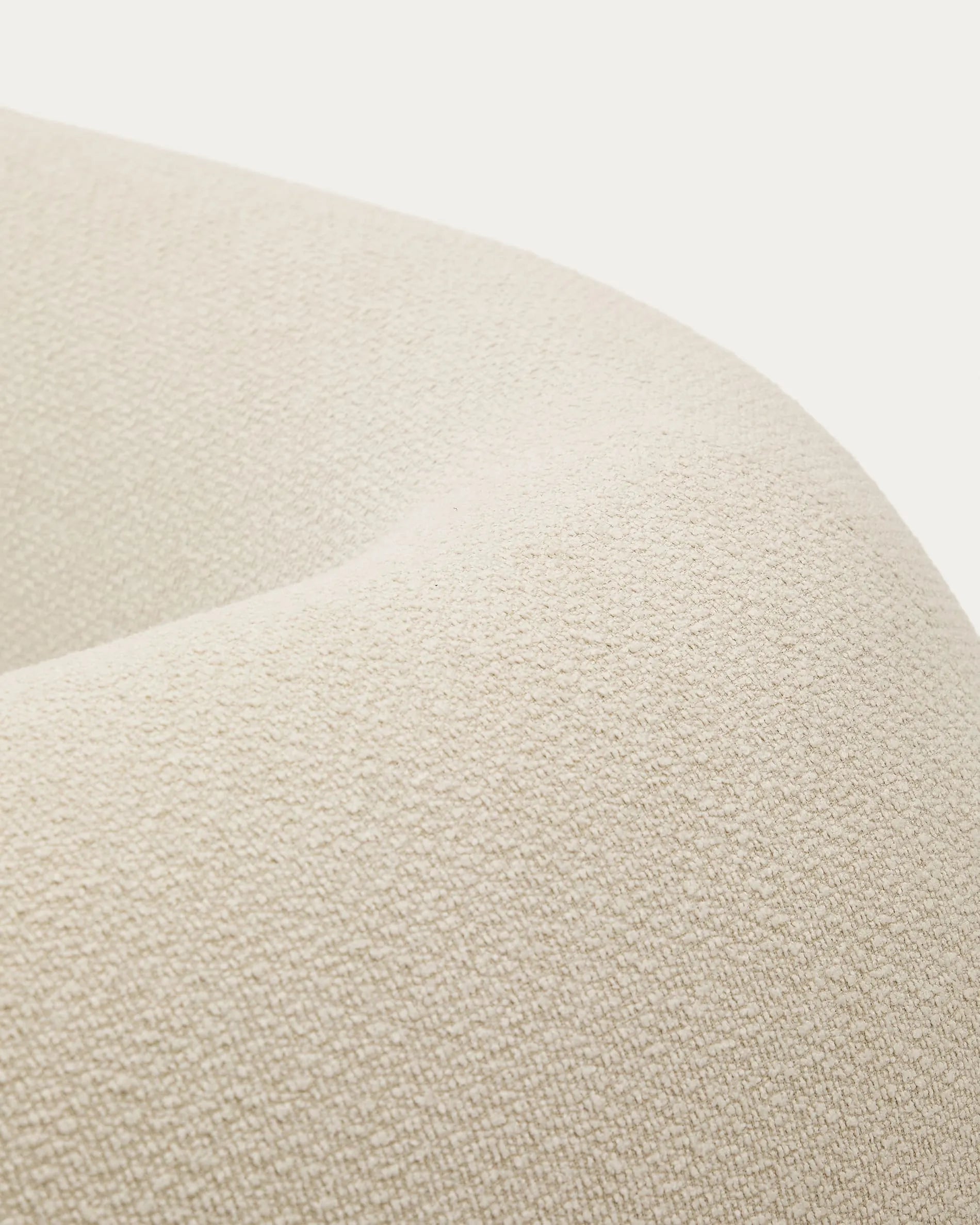 Das Martina Sofa von Kave Home ist ein elegantes, modulares 3-Sitzer-Sofa in Ecru Chenille mit rechter Chaiselongue, 287 cm breit.