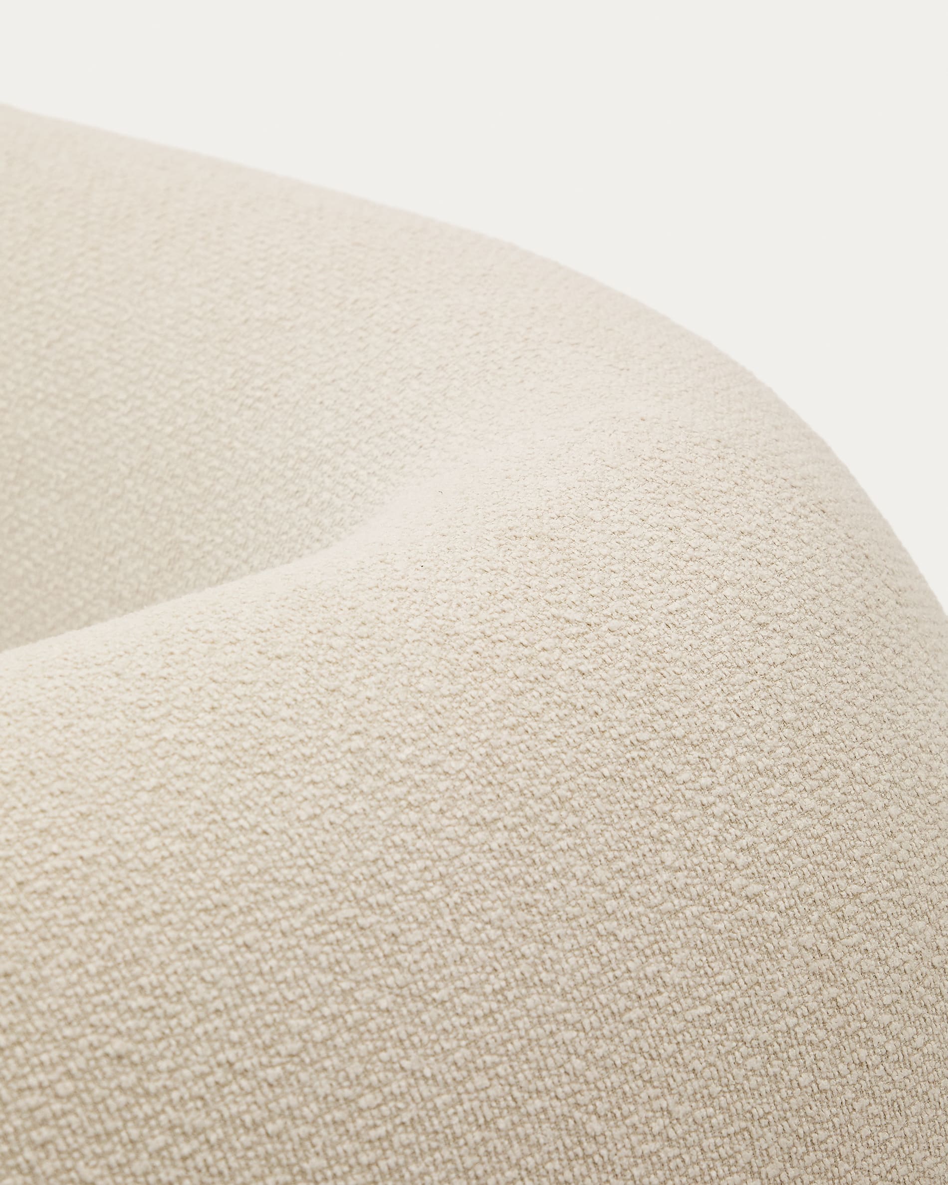 Das Martina Sofa von Kave Home ist ein elegantes, modulares 3-Sitzer-Sofa in Ecru Chenille mit rechter Chaiselongue, 287 cm breit.