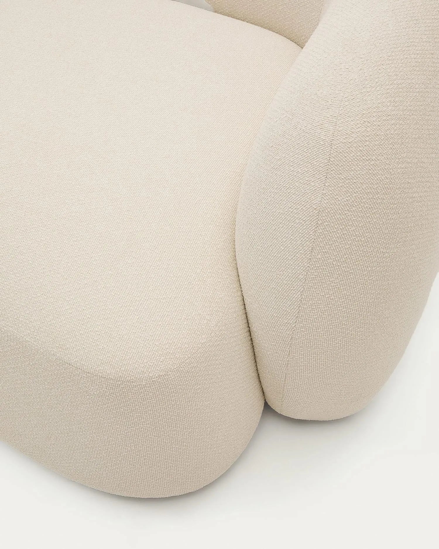 Elegantes 3-Sitzer-Sofa in Chenille mit linksseitiger Chaiselongue, 287 cm breit, für stilvollen Komfort.