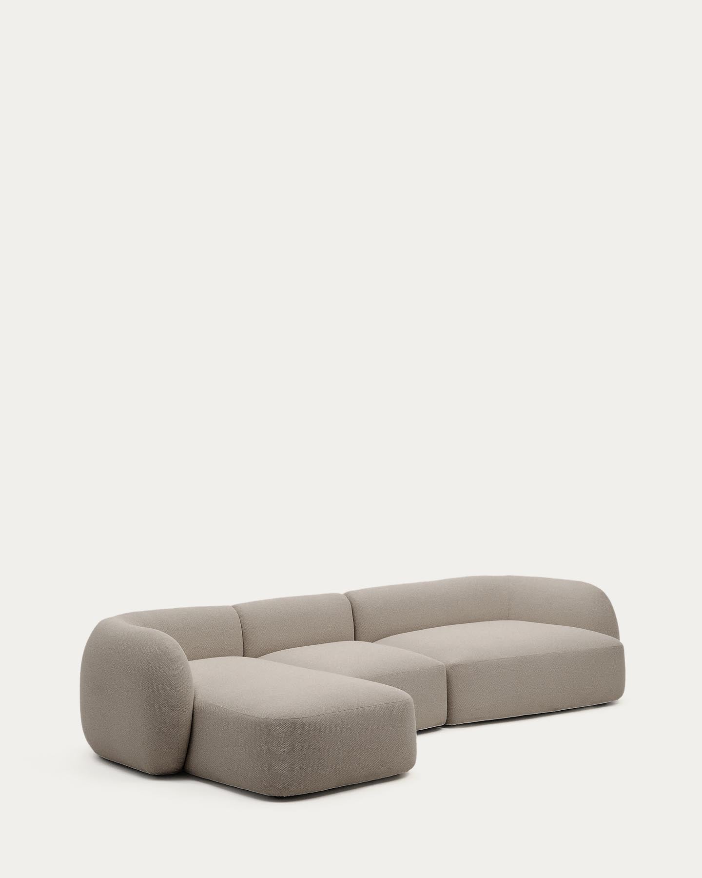 Schwer entflammbares 4-Sitzer-Modularsofa Martina mit Chenille und Chaiselongue links in Steinton 377 cm in Steinfarben präsentiert im Onlineshop von KAQTU Design AG. L-Sofa links ist von Kave Home