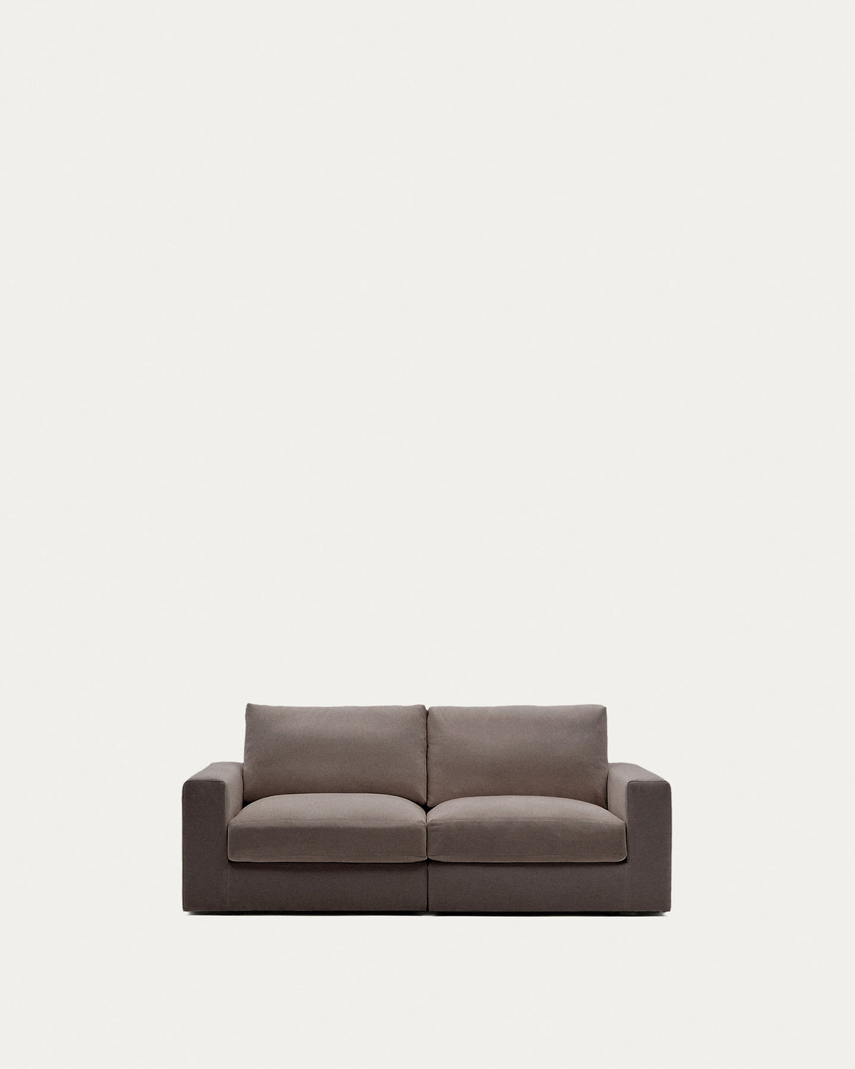 Modulares Sofa Alea für 3 Personen mit abnehmbarem Bezug aus dunkelbrauner Chenille, 220 cm in Dunkelbraun präsentiert im Onlineshop von KAQTU Design AG. 3er Sofa ist von Kave Home