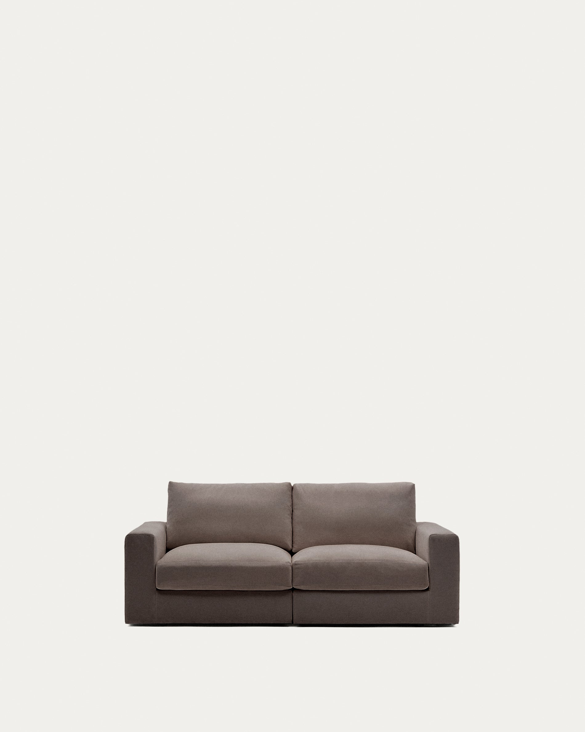 Modulares Sofa Alea für 3 Personen mit abnehmbarem Bezug aus dunkelbrauner Chenille, 220 cm in Dunkelbraun präsentiert im Onlineshop von KAQTU Design AG. 3er Sofa ist von Kave Home