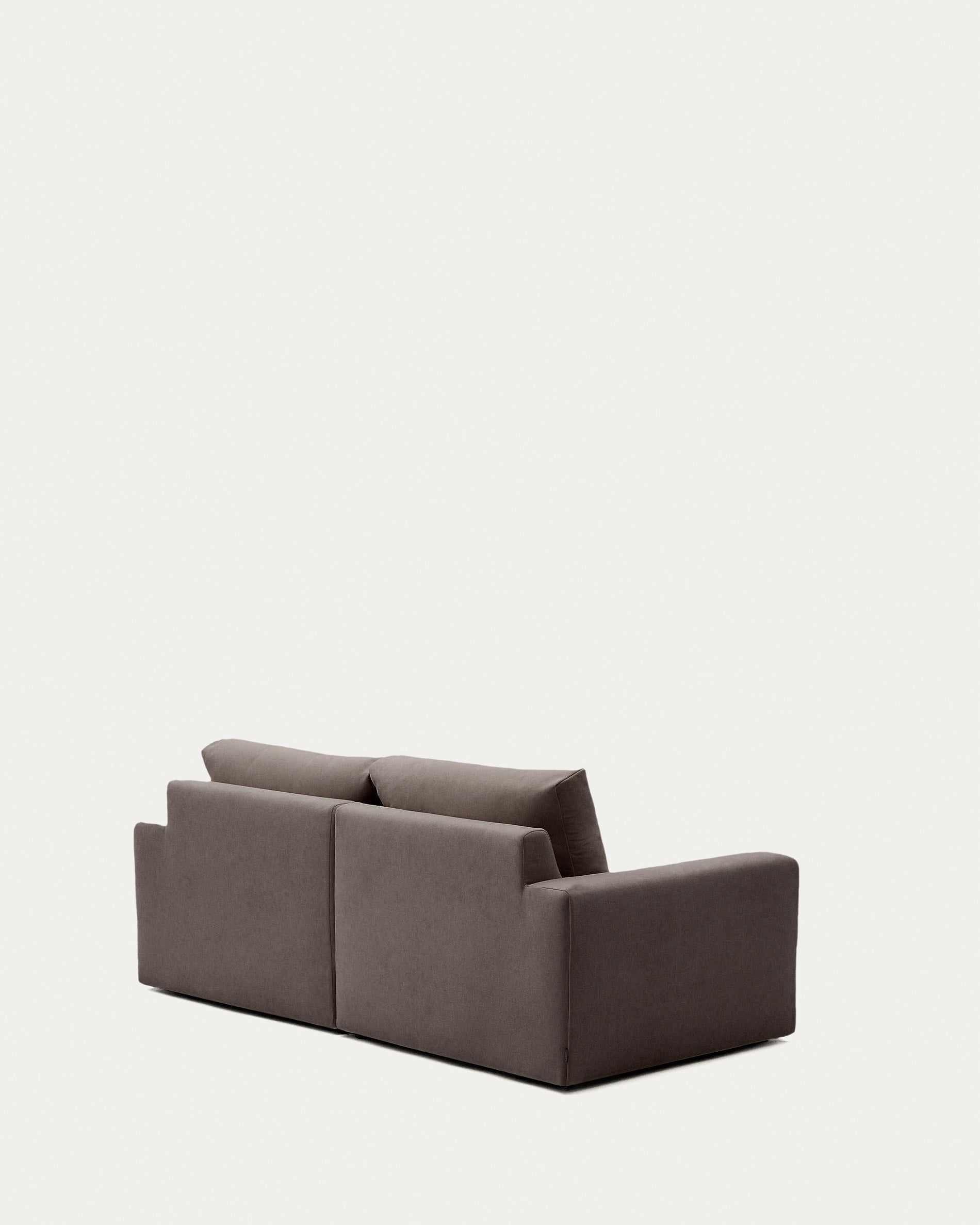 Modulares Sofa Alea für 3 Personen mit abnehmbarem Bezug aus dunkelbrauner Chenille, 220 cm in Dunkelbraun präsentiert im Onlineshop von KAQTU Design AG. 3er Sofa ist von Kave Home