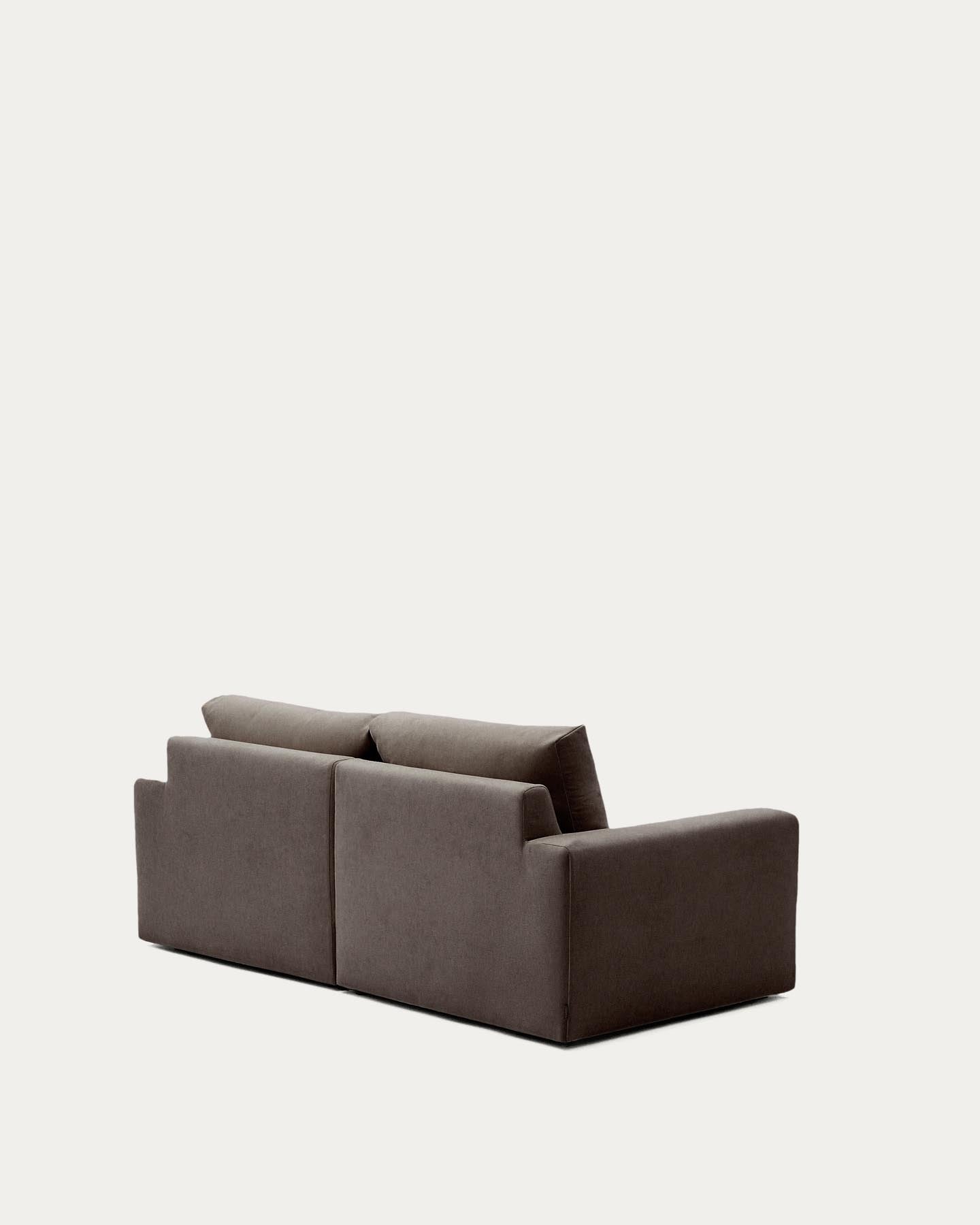Modulares Sofa Alea für 3 Personen mit abnehmbarem Bezug aus Chenille mit Chaiselongue rechts in Dunkelbraun, 220 cm in Dunkelbraun präsentiert im Onlineshop von KAQTU Design AG. 3er Sofa ist von Kave Home