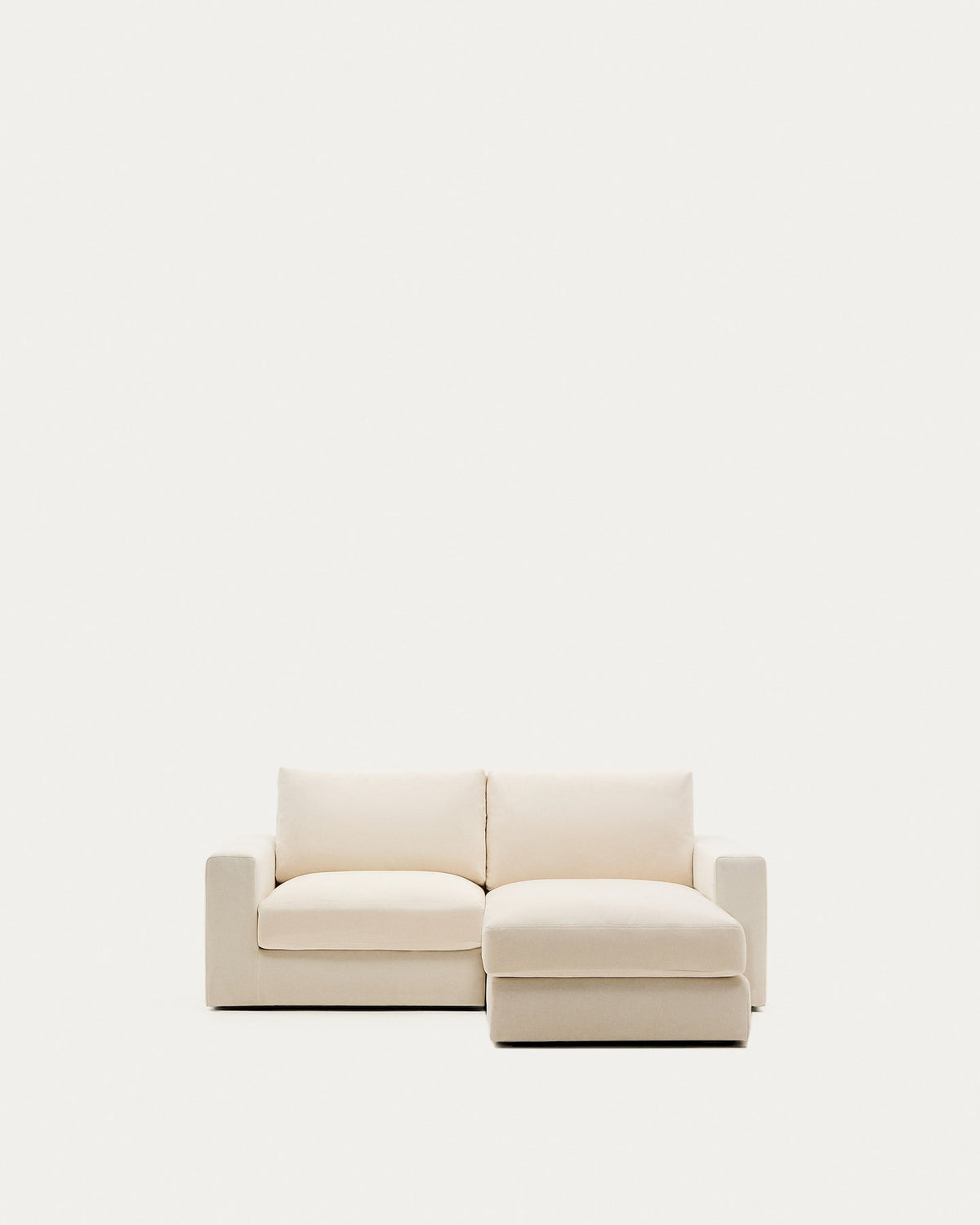 Modulares Sofa Alea für 3 Personen mit abnehmbarem Bezug aus Chenille mit Chaiselongue rechts in Ecru, 220 cm in Ecru präsentiert im Onlineshop von KAQTU Design AG. L-Sofa rechts ist von Kave Home