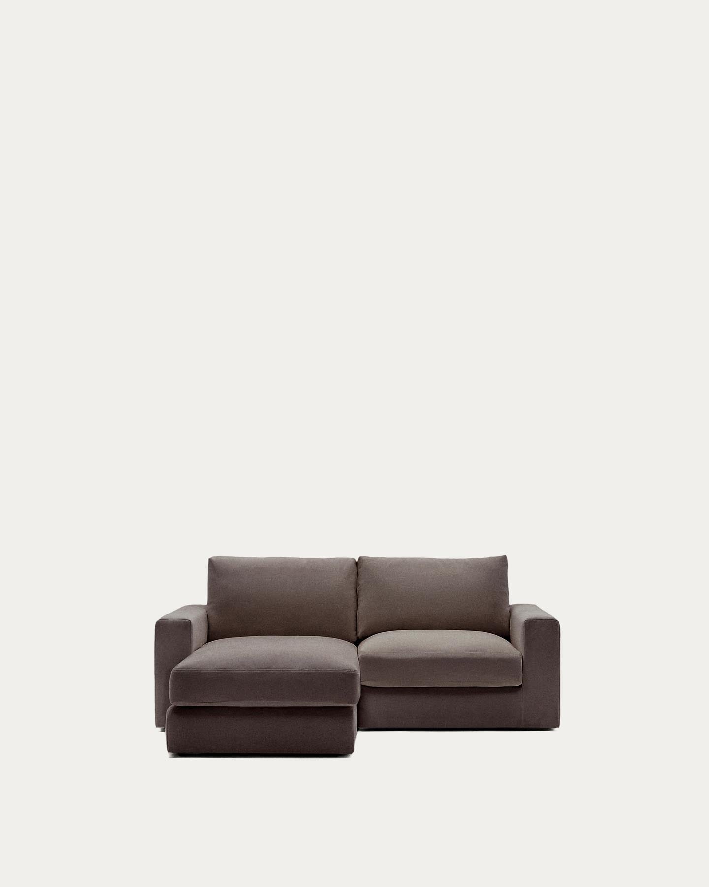 Modulares Sofa Alea für 3 Personen mit abnehmbarem Bezug aus Chenille mit Chaiselongue links in Dunkelbraun, 220 cm in Dunkelbraun präsentiert im Onlineshop von KAQTU Design AG. 3er Sofa ist von Kave Home