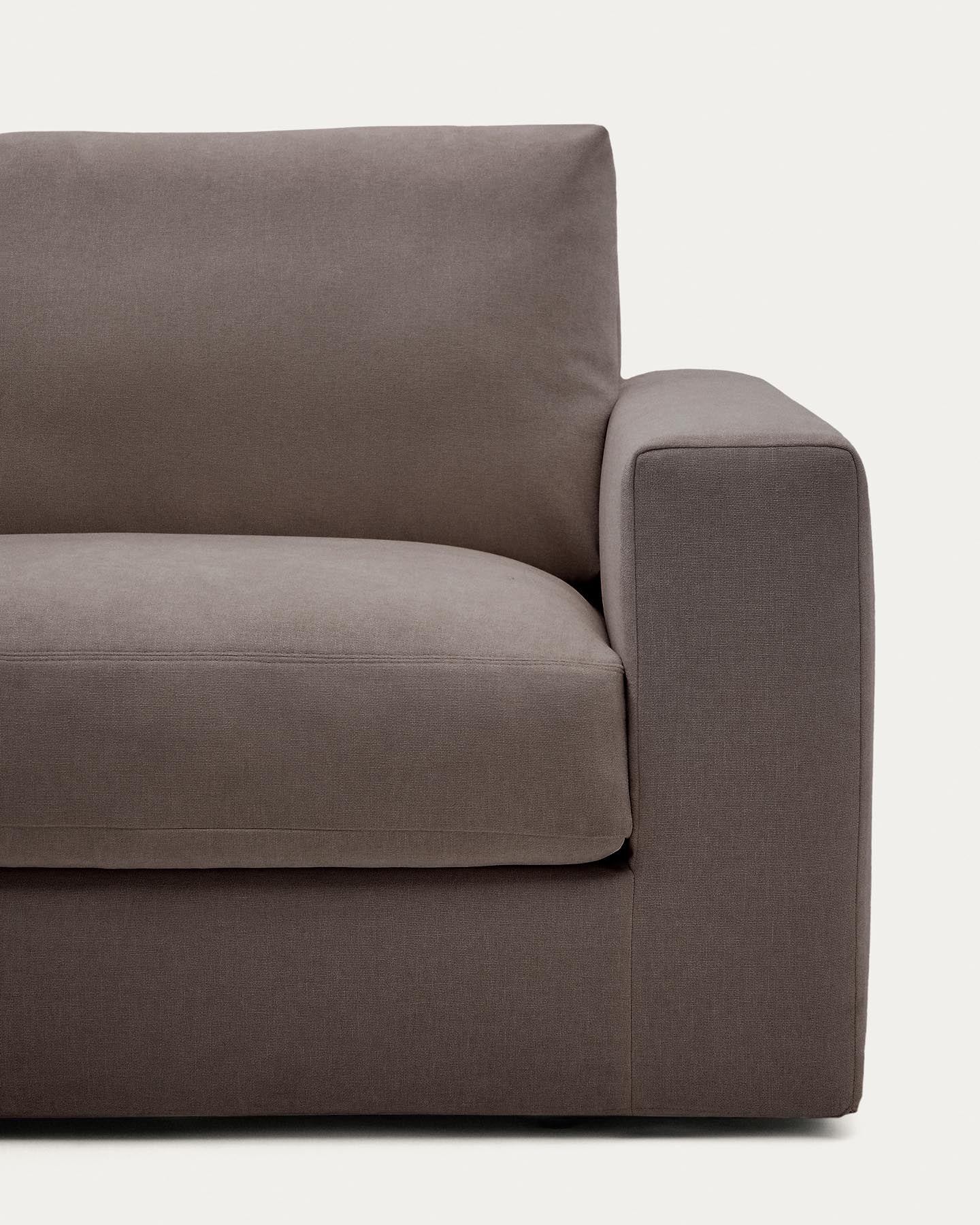 Modulares Sofa Alea für 4 Personen mit abnehmbarem Bezug aus Chenille mit Chaiselongue links in Dunkelbraun, 310 cm in Dunkelbraun präsentiert im Onlineshop von KAQTU Design AG. 3er Sofa ist von Kave Home