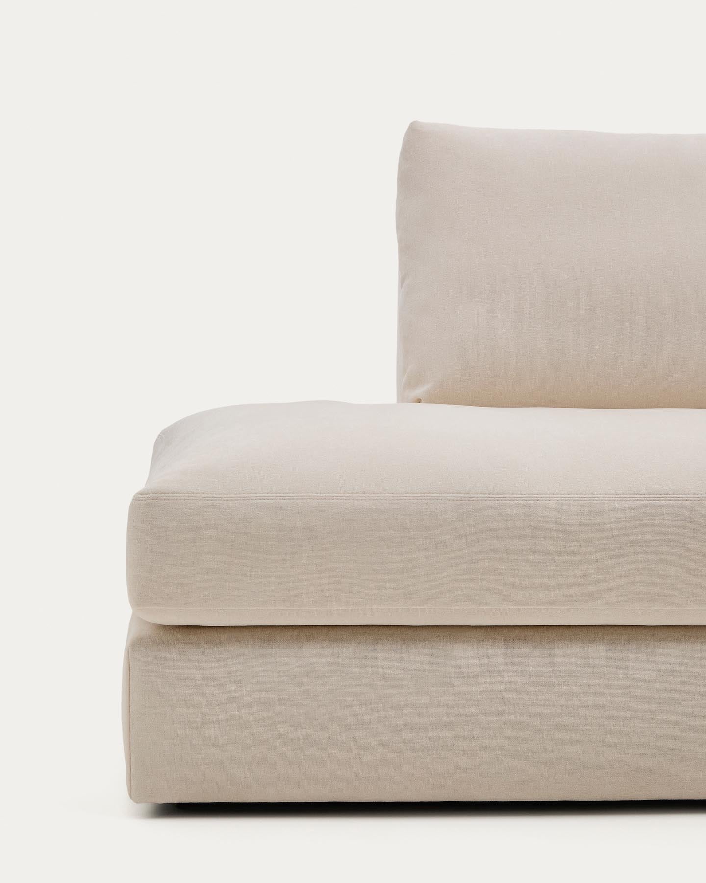 Modulares Sofa Alea für 5 Personen mit abnehmbarem Bezug aus Chenille mit Chaiselongue rechts in Beige, 340 cm in Beige präsentiert im Onlineshop von KAQTU Design AG. 3er Sofa ist von Kave Home