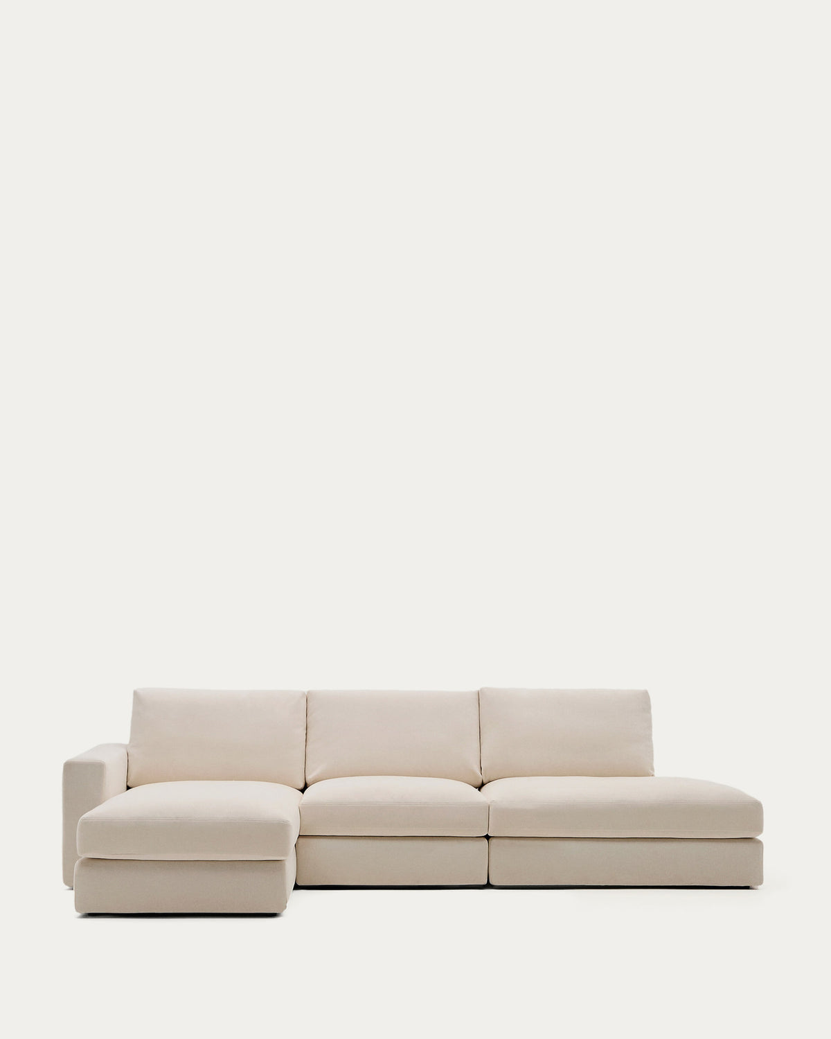 Modulares Sofa Alea für 5 Personen mit abnehmbarem Bezug aus Chenille mit Chaiselongue links in Beige, 340 cm in Beige präsentiert im Onlineshop von KAQTU Design AG. 3er Sofa ist von Kave Home