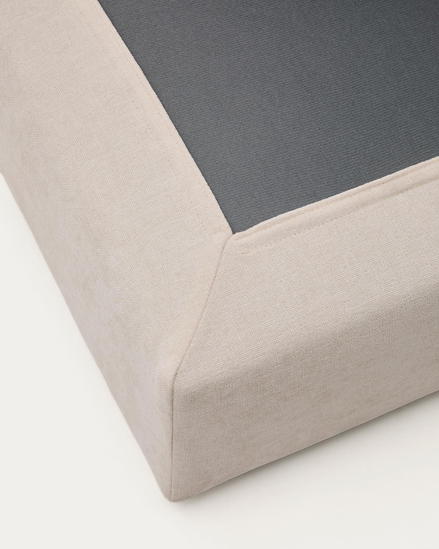 Fussablage Alea mit abnehmbarem Bezug aus Chenille in Beige, 90 x 90 cm in Beige präsentiert im Onlineshop von KAQTU Design AG. Pouf ist von Kave Home