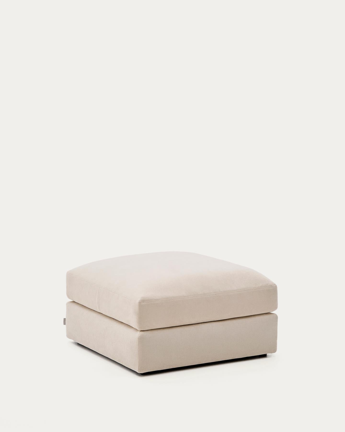 Fussablage Alea mit abnehmbarem Bezug aus Chenille in Beige, 90 x 90 cm in Beige präsentiert im Onlineshop von KAQTU Design AG. Pouf ist von Kave Home