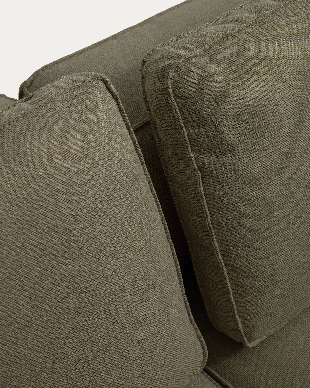 Dunkelgrünes Bettsofa Marela mit Chaiselongue rechts, Gewebebezug, Armlehnen und schwarzen Beinen