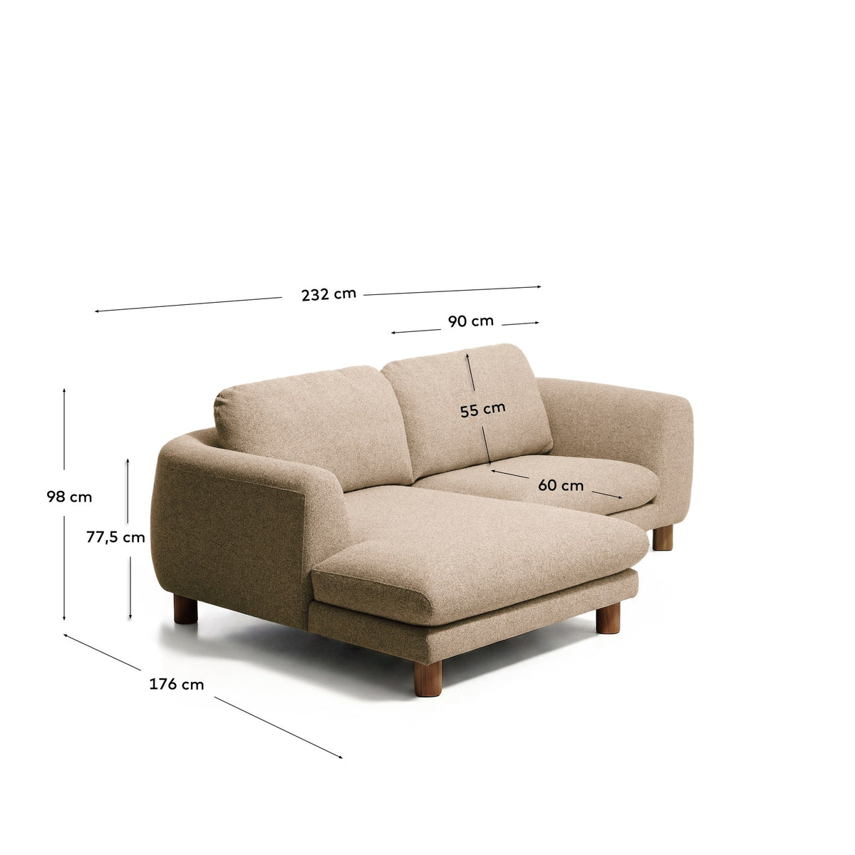 3-Sitzer Sofa Vera von Kave Home in Hellbraun mit Chaiselongue links, gepolstert, Beine aus massivem Eschenholz mit Nussbaum-Finish.