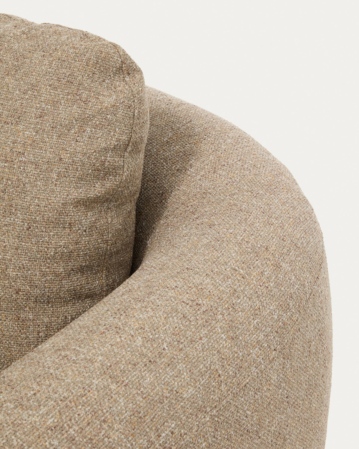 Hellbraunes 4-Sitzer Sofa Vera mit Chaiselongue links, gepolstert mit strukturiertem Stoff, Holzgestell, Masse 322x176x87 cm.