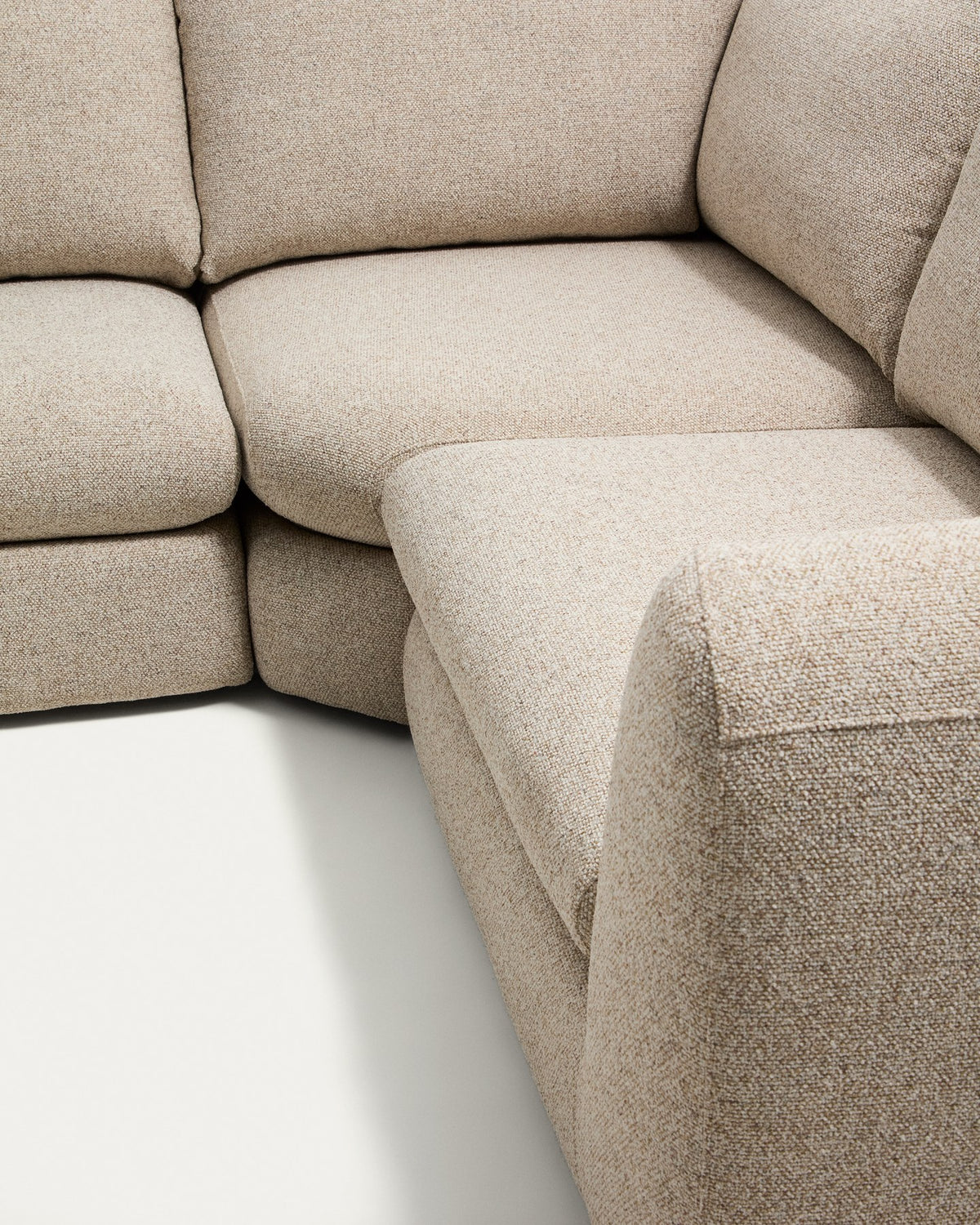 5-Sitzer Ecksofa Vera mit Randmodul links in Beige, 245 x 330 cm, FSC Mix Credit in Beige präsentiert im Onlineshop von KAQTU Design AG. 5er Sofa ist von Kave Home
