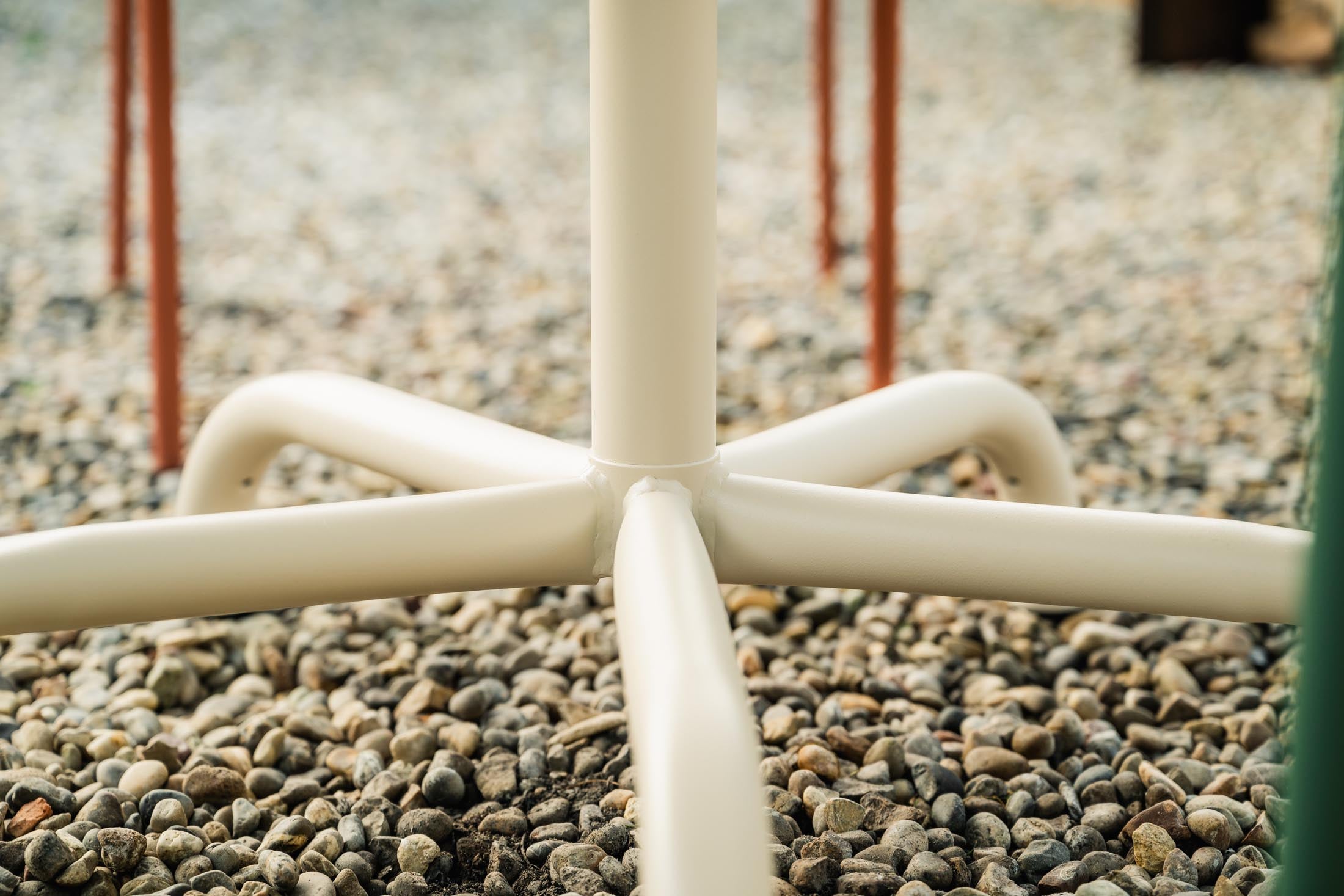 Robuster, klappbarer Säntis Metall-Gartentisch ø117 aus wetterfestem Stahl, langlebig, leicht zu pflegen und ideal für Garten, Balkon oder Terrasse.