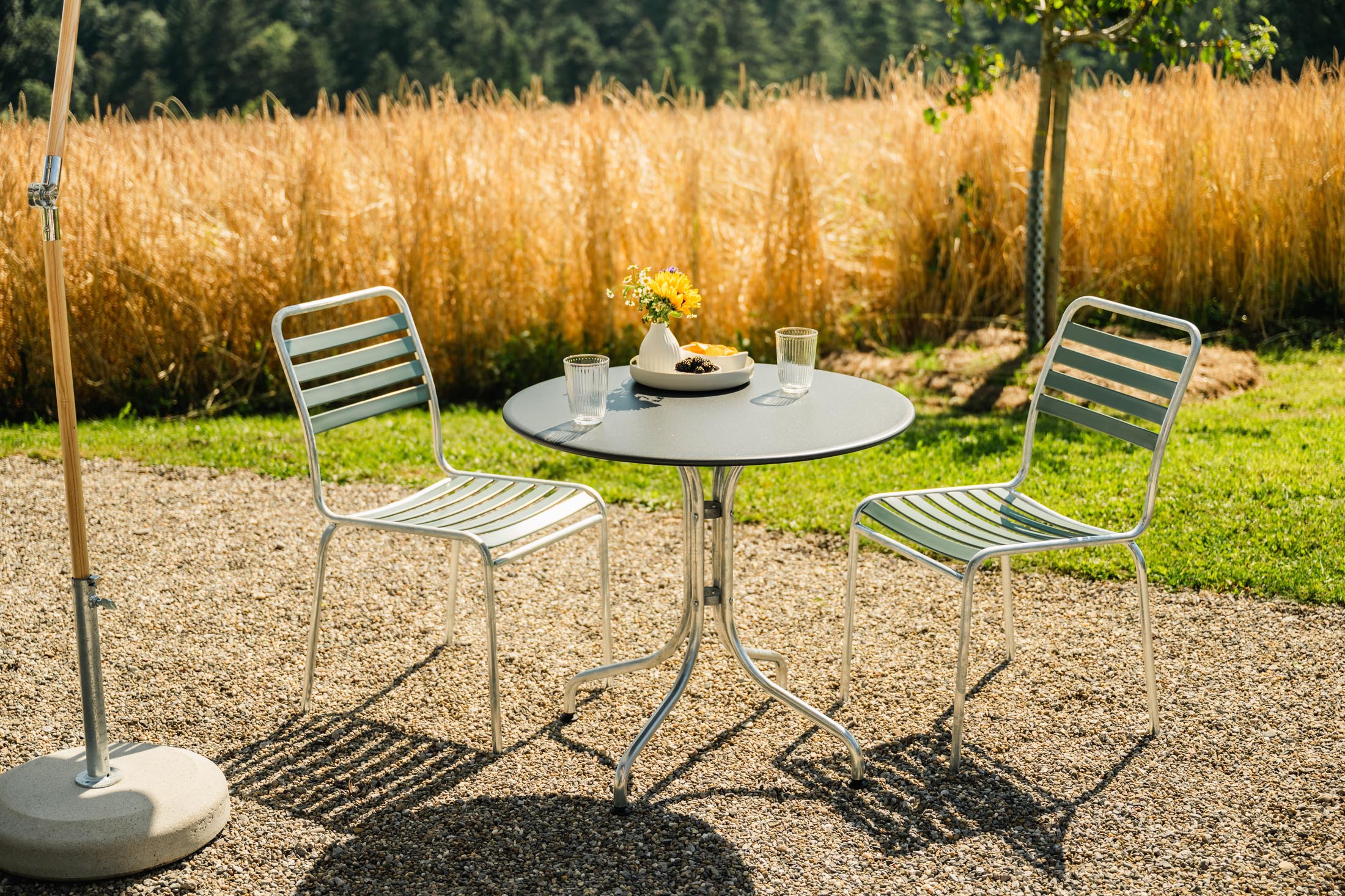 St. Moritz Metall-Gartentisch ø80 von Schaffner – stilvoller, wetterfester Tisch aus langlebigem Stahl, perfekt für Garten, Balkon oder Terrasse, robust & pflegeleicht.