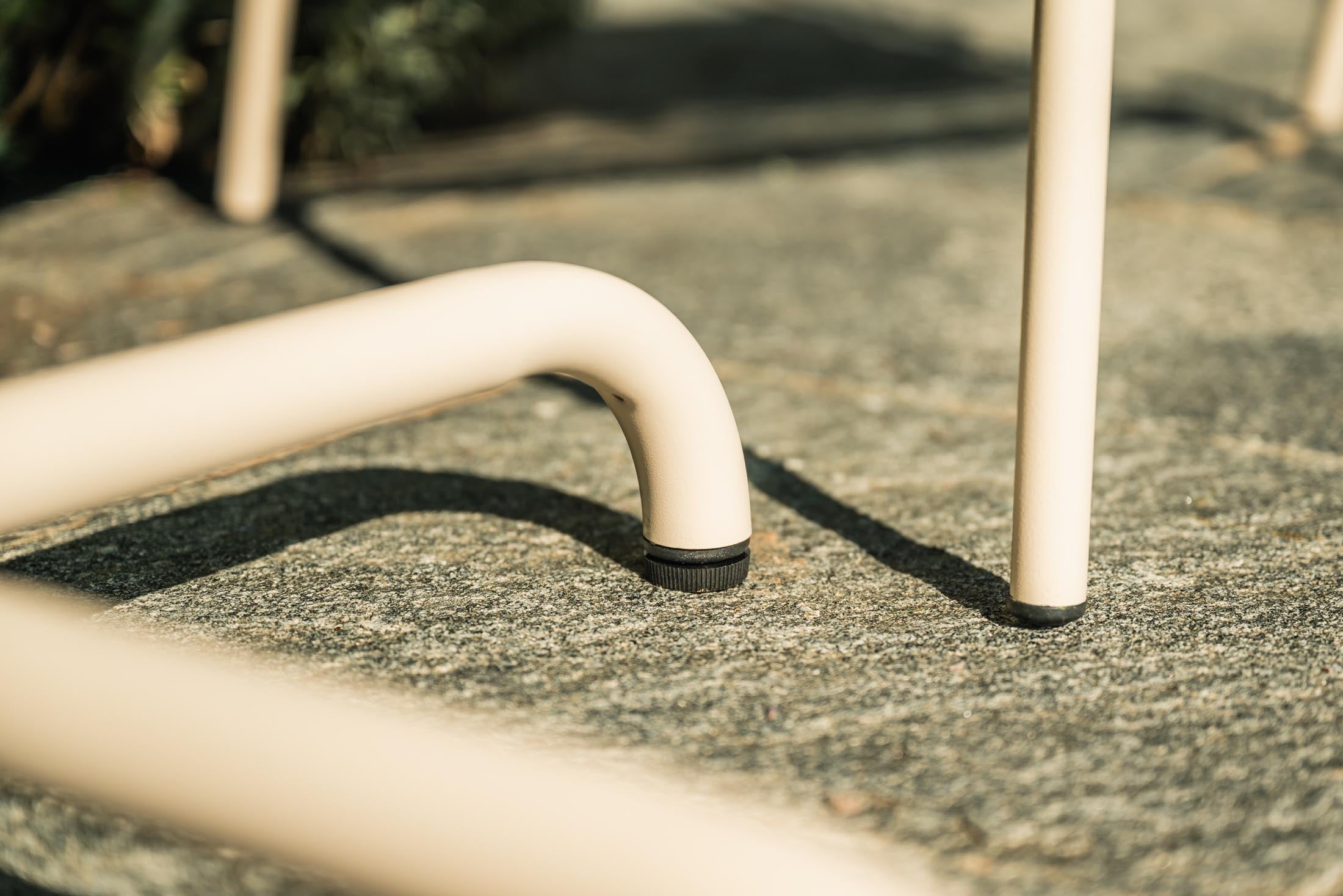 Eleganter Davos Glasfaser-Salontisch ø75/62, klappbar, wetterfest, hitzebeständig und langlebig. Perfekt für Outdoor, Gastronomie und Garten.