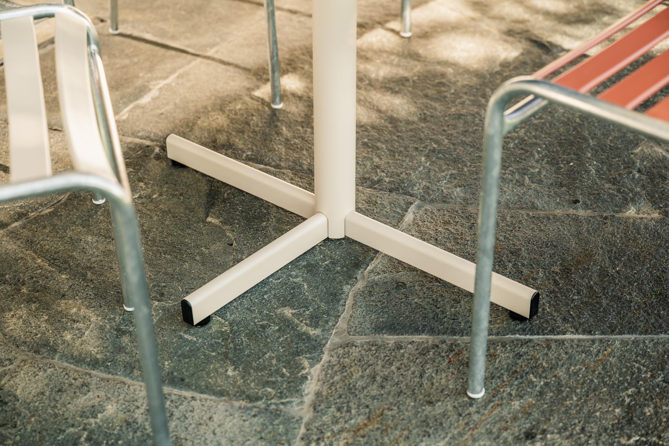 Bodensee Glasfaser-Gartentisch 140x80 klappbar in Graphit präsentiert im Onlineshop von KAQTU Design AG. Gartentisch ist von Schaffner