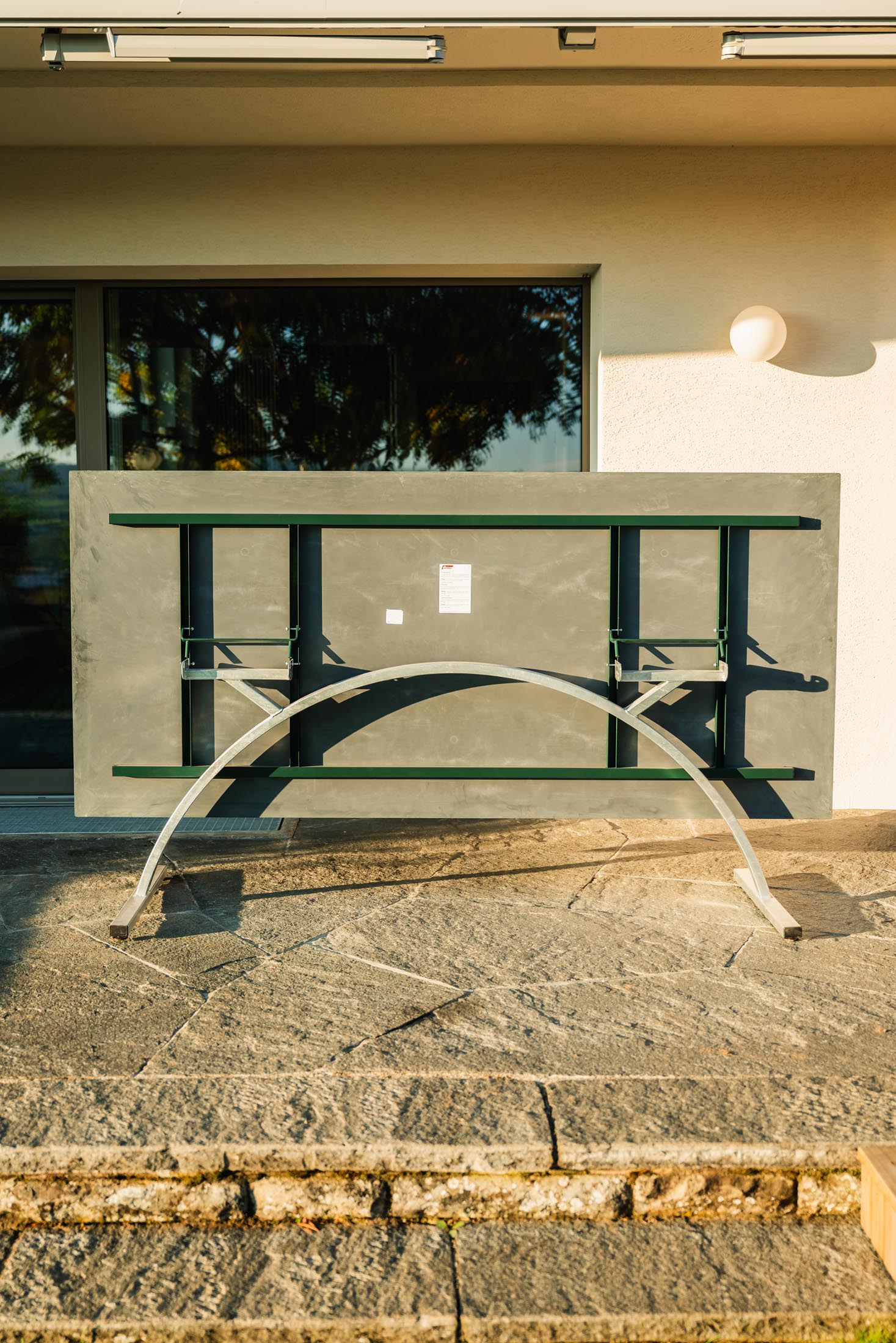 Stilvoller, klappbarer Bernardino Gartentisch aus wetterfestem Glasfaser, 220x100 cm, UV-beständig, langlebig, pflegeleicht – perfekt für Garten, Balkon & Terrasse.