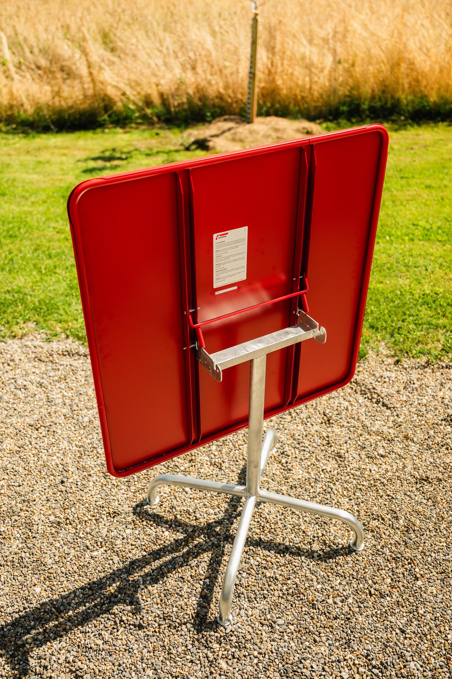 Schaffner Rigi Metall-Gartentisch 70x70, wetterfest, klappbar, robustes Stahl, Schweizer Qualität, platzsparend, vielseitig für Garten, Balkon & Terrasse.