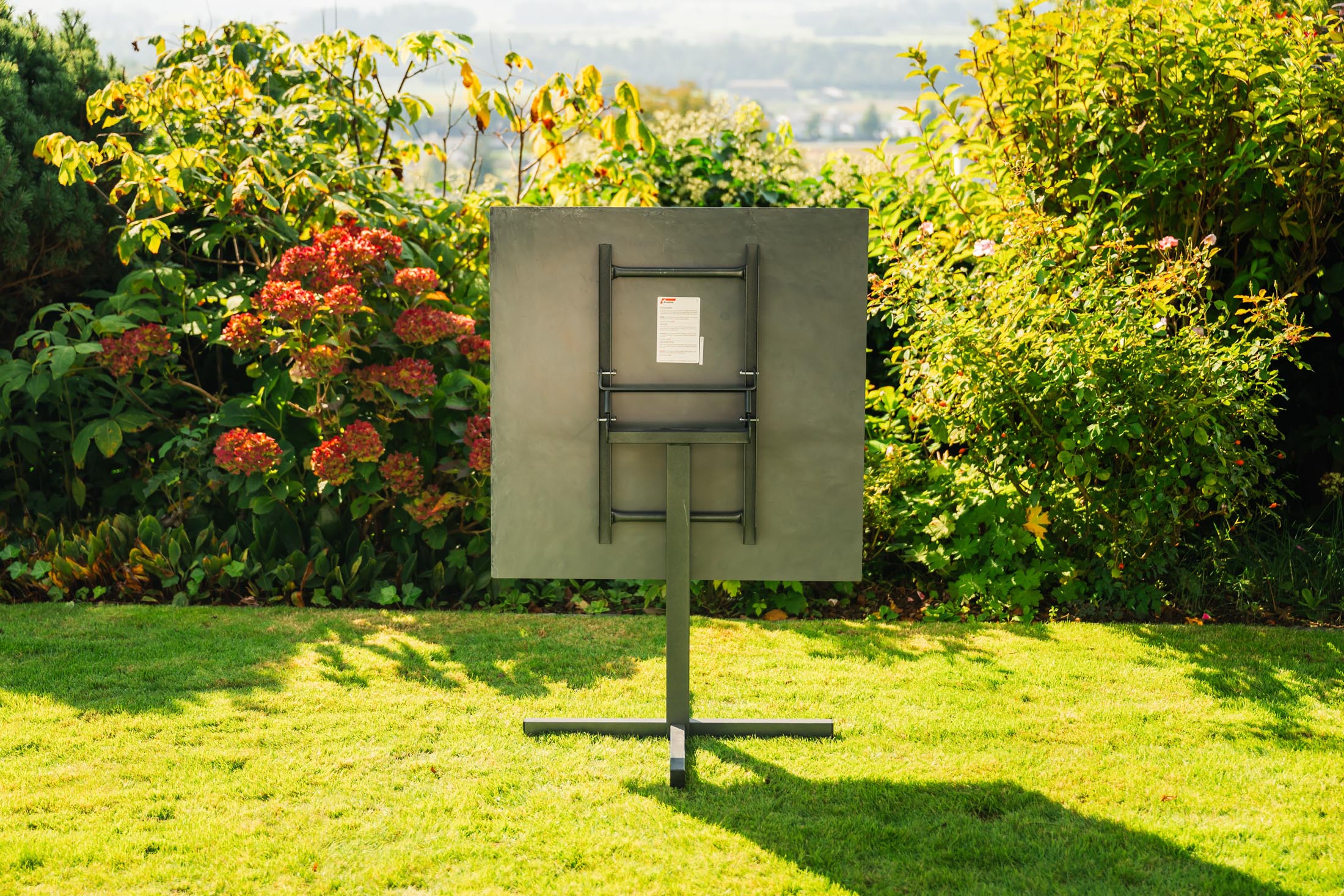 Luzern Glasfaser-Gartentisch 80x80 cm, klappbar, wetterfest, UV-beständig, pflegeleicht, langlebig, elegantes Design – ideal für den Garten.