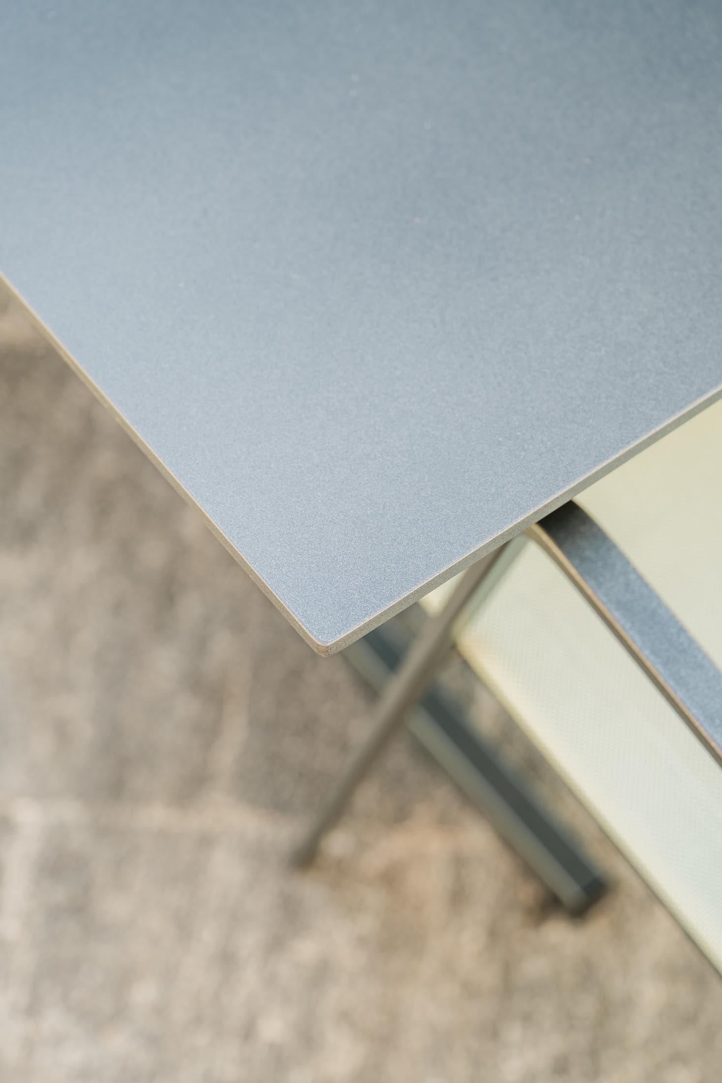 Luzern Glasfaser-Gartentisch  Decor 140x80 klappbar in Graphit / Anthrazit präsentiert im Onlineshop von KAQTU Design AG. Gartentisch ist von Schaffner