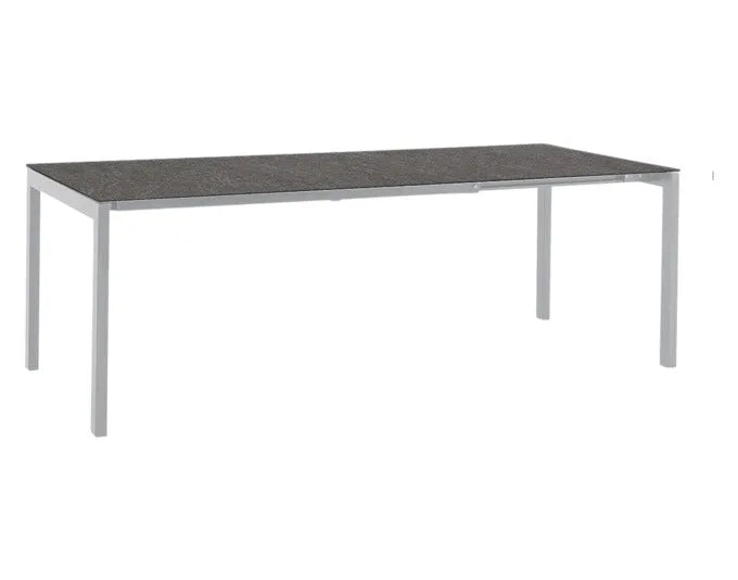 Eleganter, ausziehbarer Fiberglastisch Luzern von Schaffner, ideal für Garten und Balkon, wetterfest und stilvoll.
