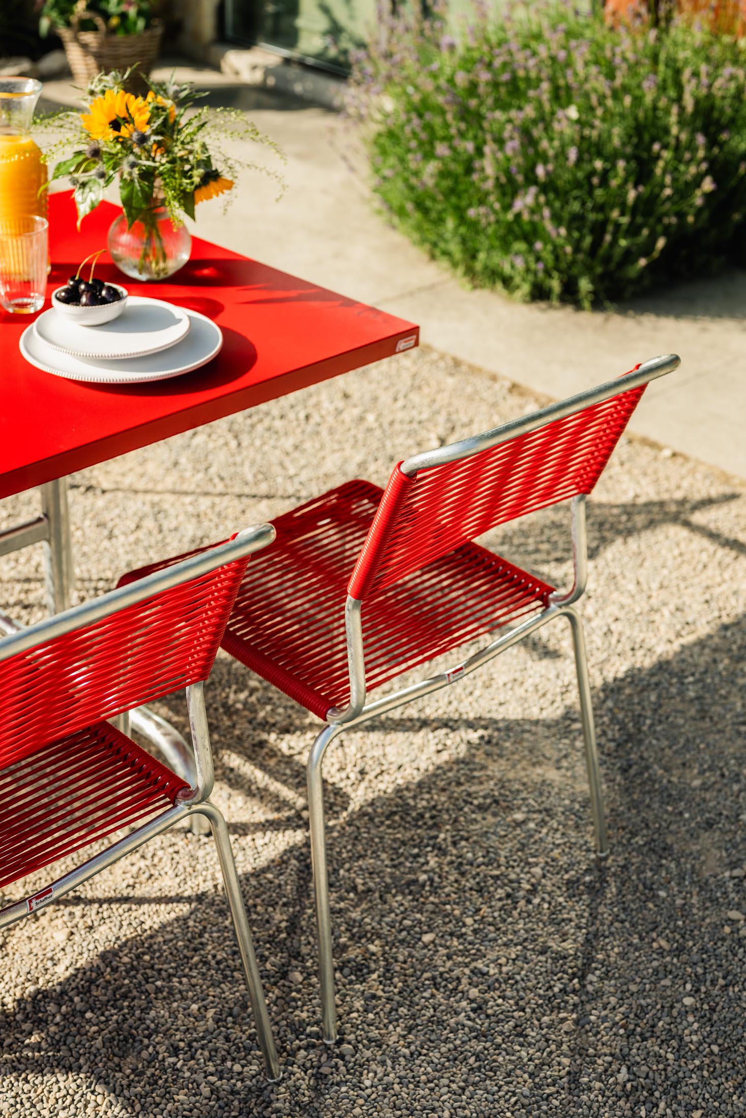 Säntis Metall-Gartentisch 180x80 klappbar in Rot präsentiert im Onlineshop von KAQTU Design AG. Gartentisch ist von Schaffner