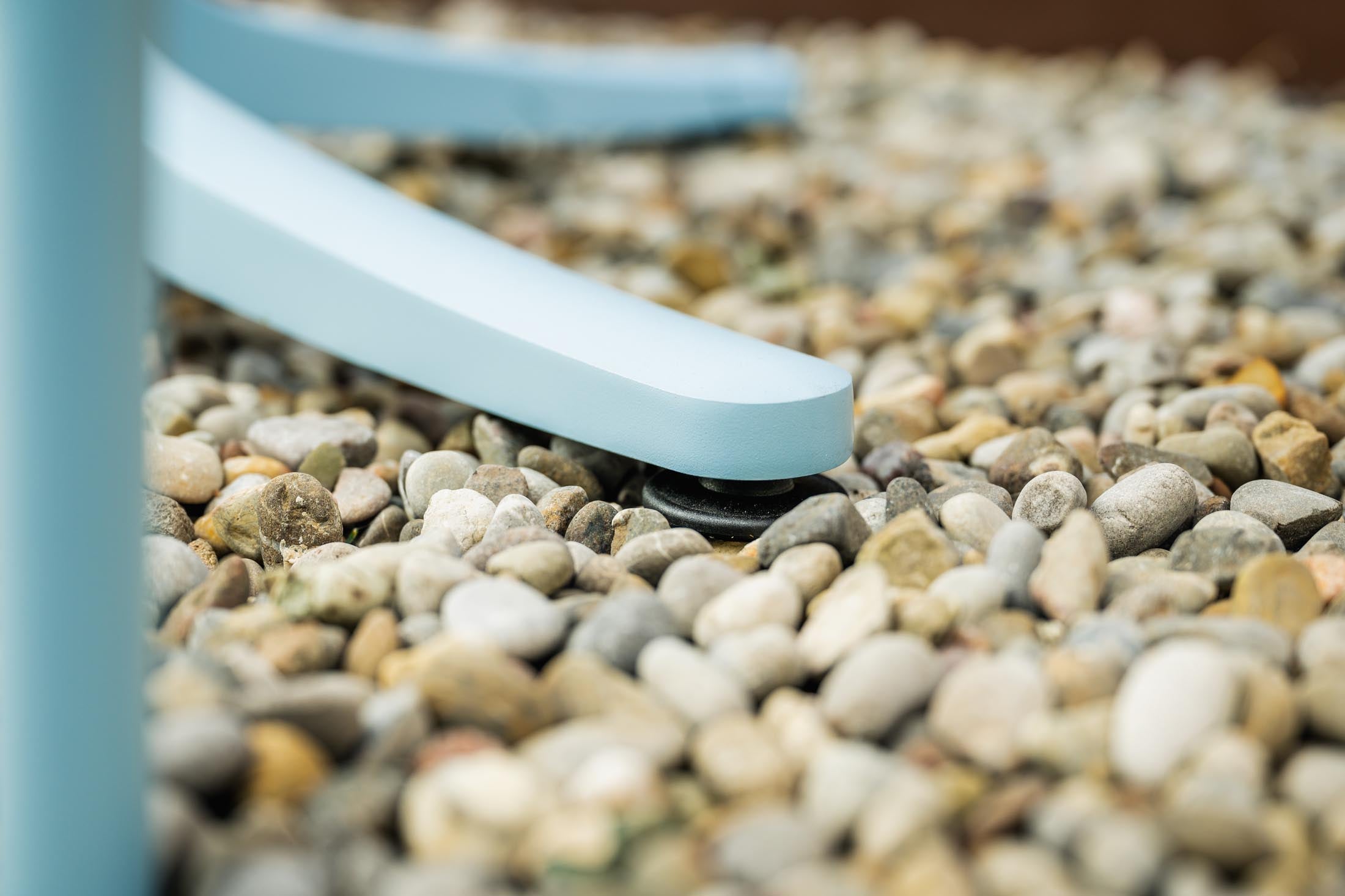 Eleganter klappbarer Gartentisch aus Glasfaser von Schaffhausen, 70x70 cm, perfekt für stilvolle Outdoor-Bereiche und platzsparend.