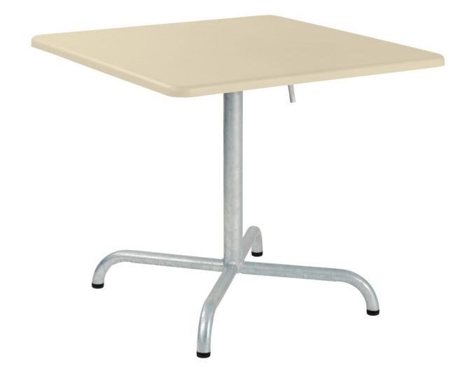 Davos Glasfaser-Salontisch 70x70 / 62 klappbar in Pastellsand präsentiert im Onlineshop von KAQTU Design AG. Beistelltisch Outdoor ist von Schaffner
