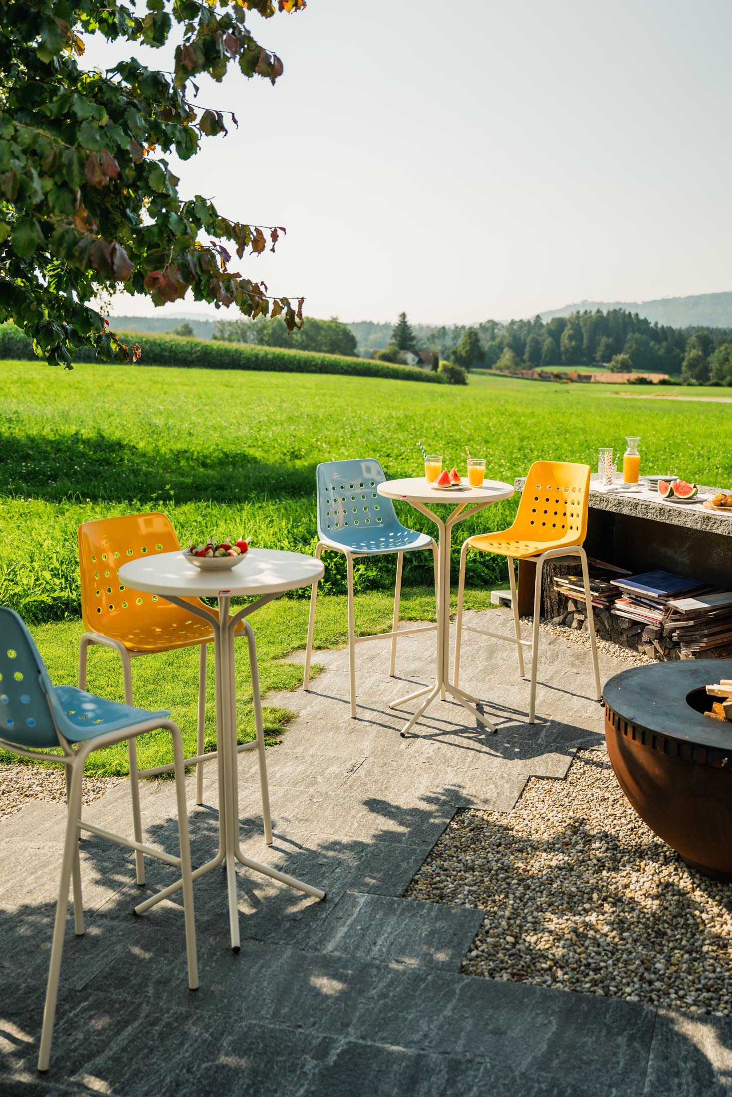 Hochwertiger PIX Metall-Stehtisch Outdoor ø80/110 von Schaffner – wetterfest, rostfrei, einfach zu montieren, langlebig und perfekt für Balkon, Terrasse und Garten.