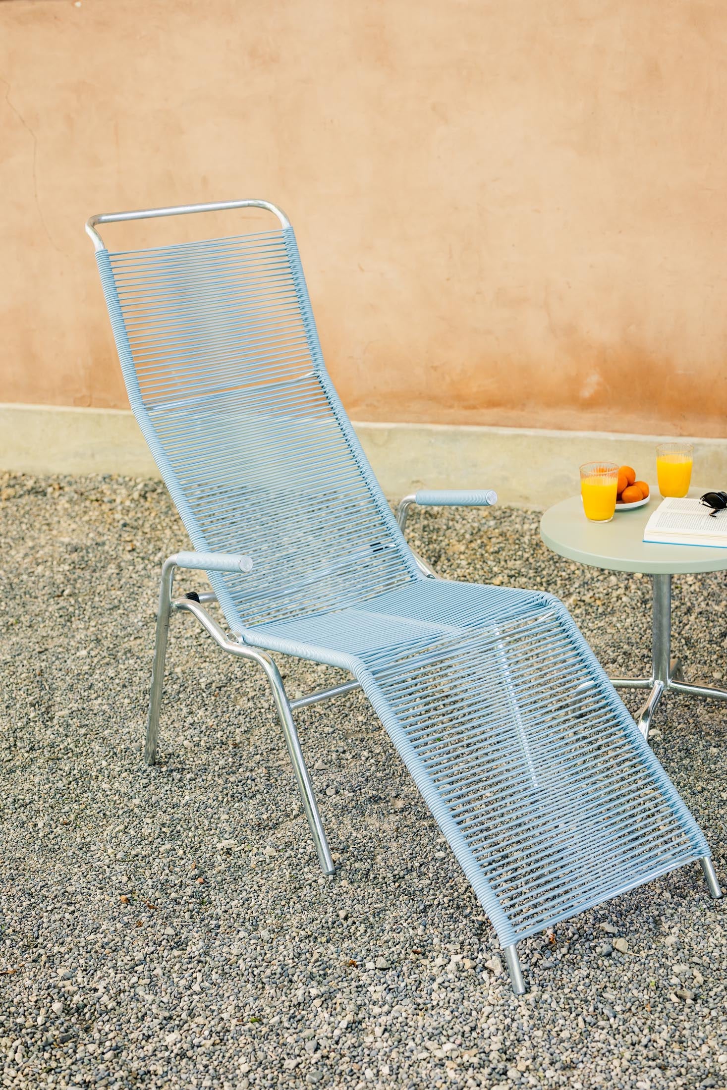 Hochwertiger Säntis Spaghetti Liegestuhl von Schaffner, wetterfest, langlebig, stilvolles Design, Schweizer Qualität, ideal für Garten, Terrasse und Balkon.
