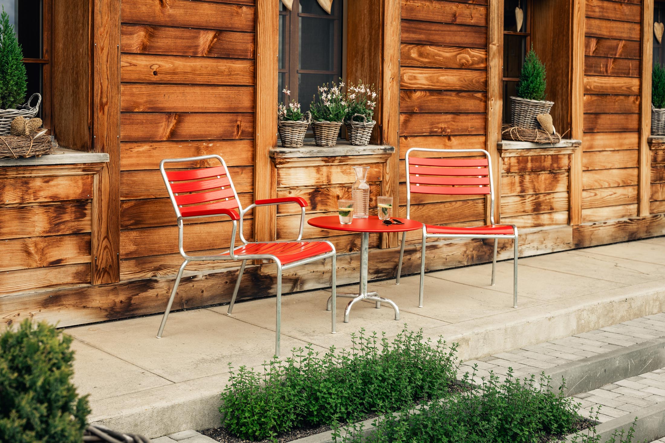 Rigi Holzlatten-Salonsessel  ohne Armlehne in Natur geölt  präsentiert im Onlineshop von KAQTU Design AG. Outdoor-Sessel ist von Schaffner
