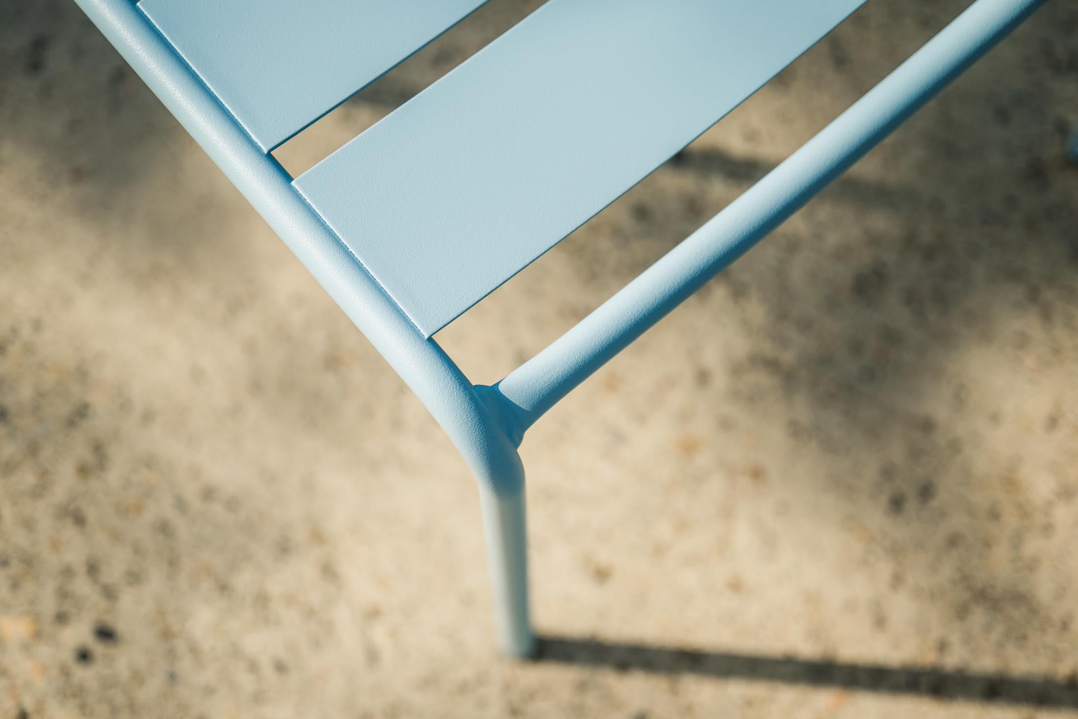 Glarus Ganzmetall-Gartenstuhl ohne Armlehne, wetterfest, UV-beständig, langlebig, Schweizer Qualität, pflegeleicht, vielseitig für Garten & Gastronomie.