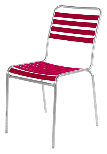 Der Lättlistuhl St. Moritz von Schaffner besticht durch sein zeitloses Design und hochwertige Verarbeitung für stilvolle Gärten.