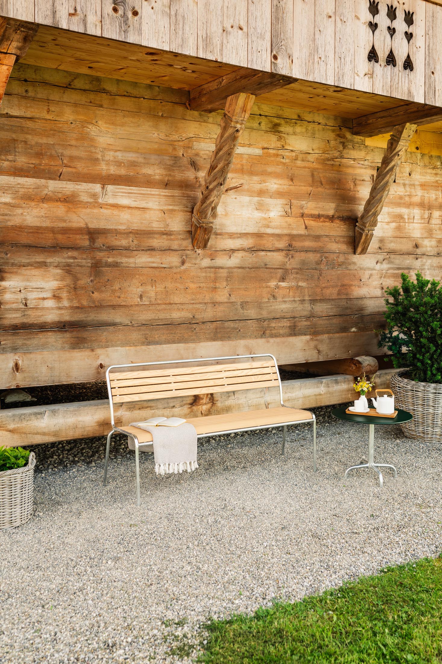 Rigi Holzlatten-3er-Gartenbank ohne Armlehne in Natur geölt  präsentiert im Onlineshop von KAQTU Design AG. Gartenbank ist von Schaffner