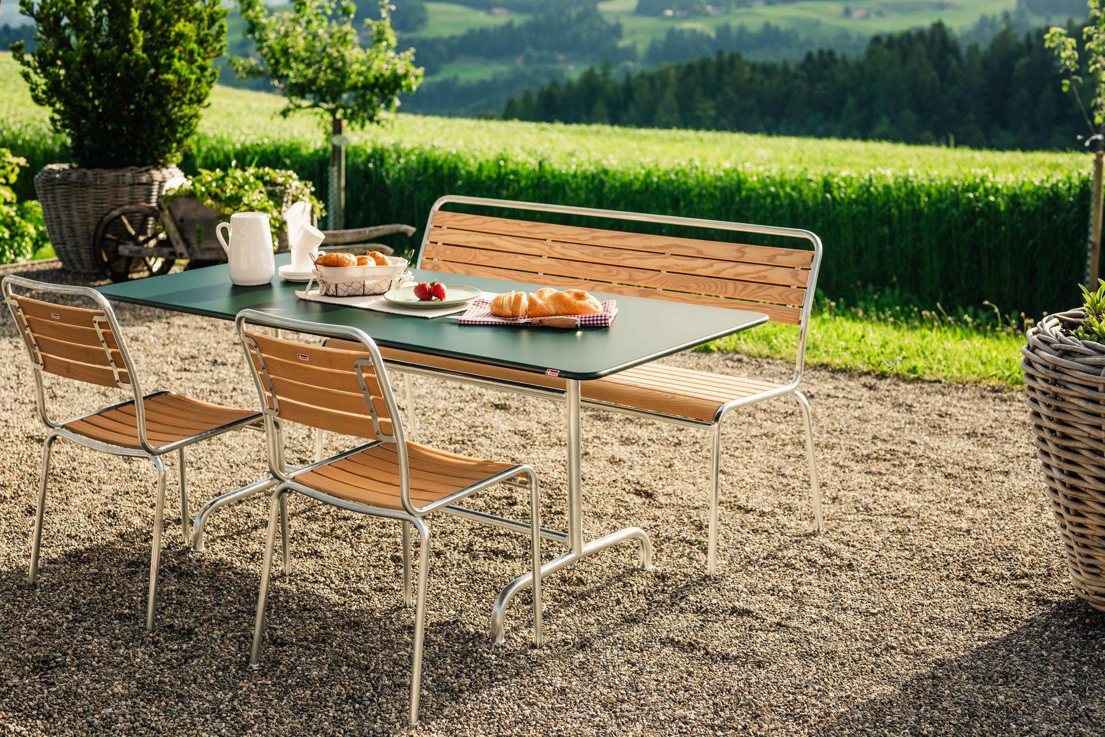 Rigi Holzlatten-3er-Gartenbank ohne Armlehne in Natur geölt  präsentiert im Onlineshop von KAQTU Design AG. Gartenbank ist von Schaffner