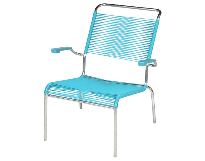Der Säntis Lounger Hochlehner von Schaffner bietet stilvollen Komfort mit Spaghetti-Bespannung und hochwertigem Design.