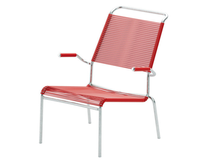 Säntis Lounger Spaghetti mit Armlehne Hochlehner in Rot / Feuerverzinkt präsentiert im Onlineshop von KAQTU Design AG. Outdoor-Sessel mit Armlehnen ist von Schaffner