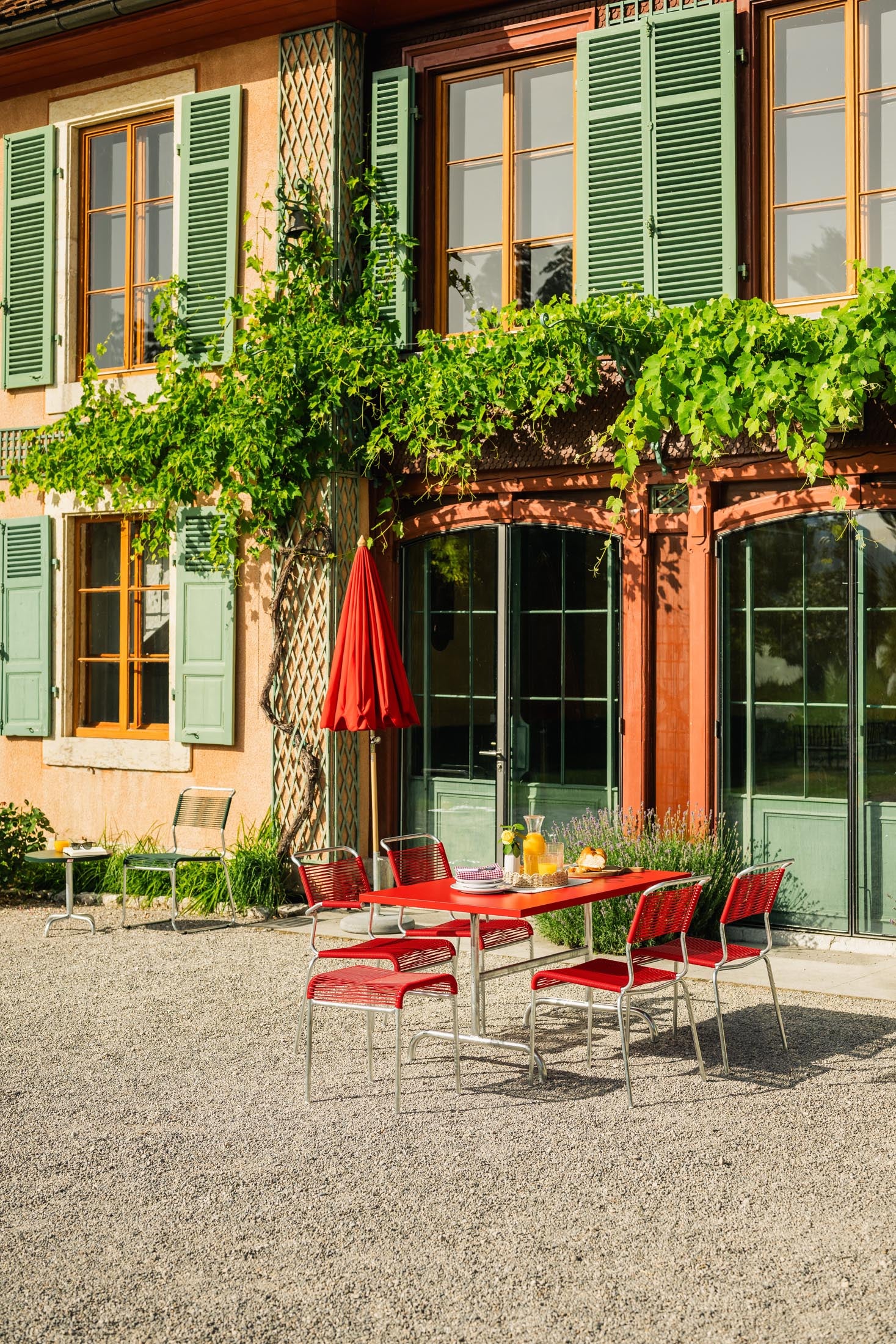 Stilvoller, wetterfester Säntis Spaghetti-Gartenstuhl ohne Armlehne von Schaffner, langlebig, umweltfreundlich, modern, perfekt für Terrasse und Garten.