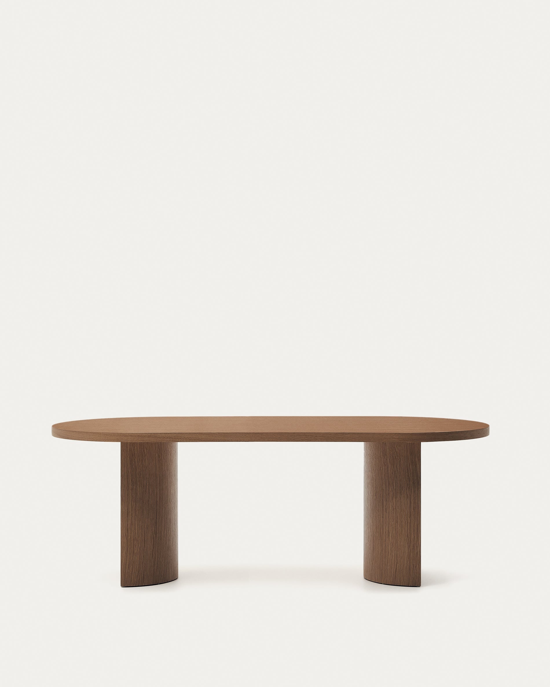 Eleganter Esstisch Nealy aus Nussbaumfurnier, dunkles Finish, 200x100 cm, ideal für stilvolle Wohn- und Esszimmer, von Kave Home.