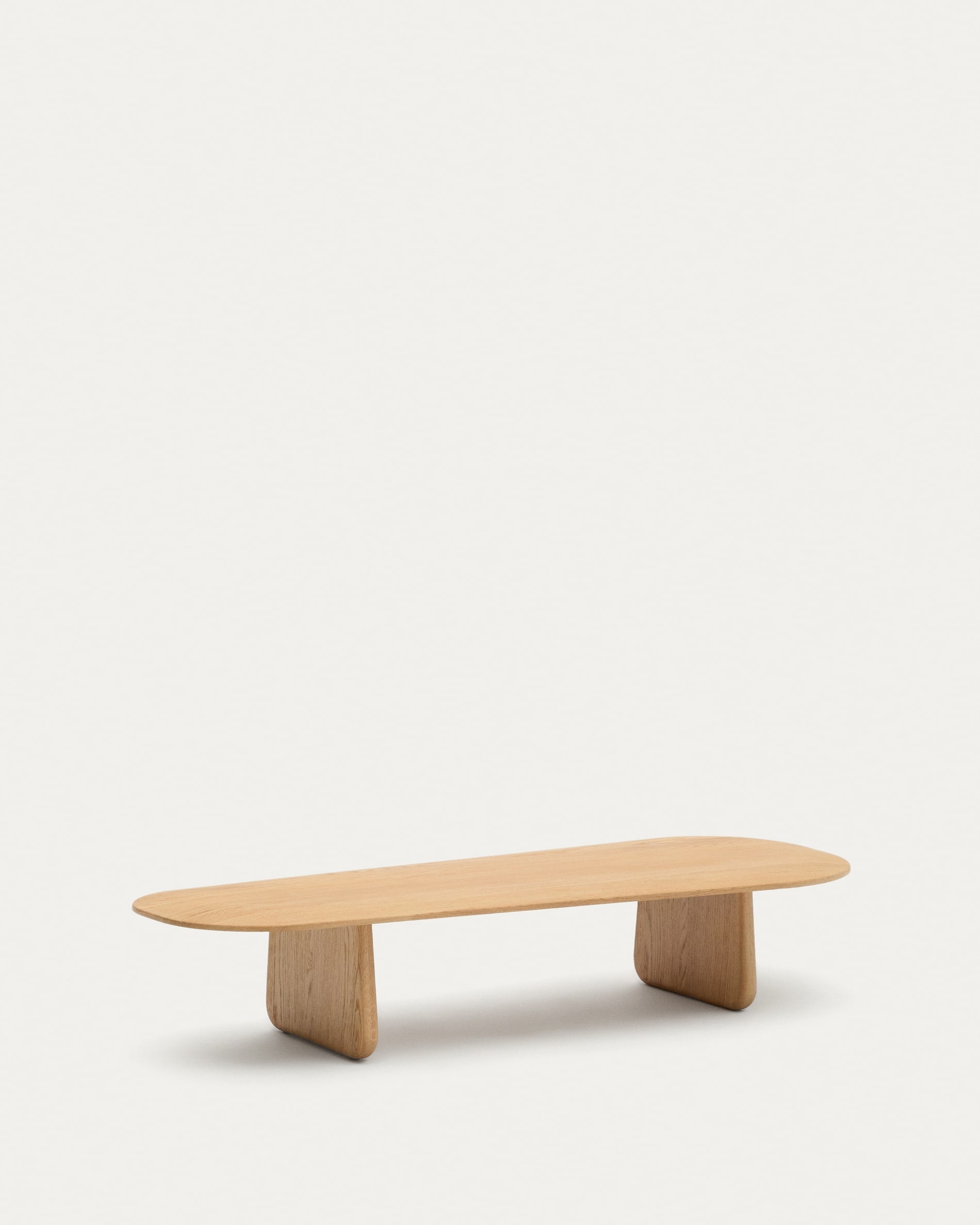 Couchtisch Pirita aus FSC-zertifizierter massiver Eiche, 146 x 56,5 cm, natürliches Finish, elegant und umweltfreundlich.
