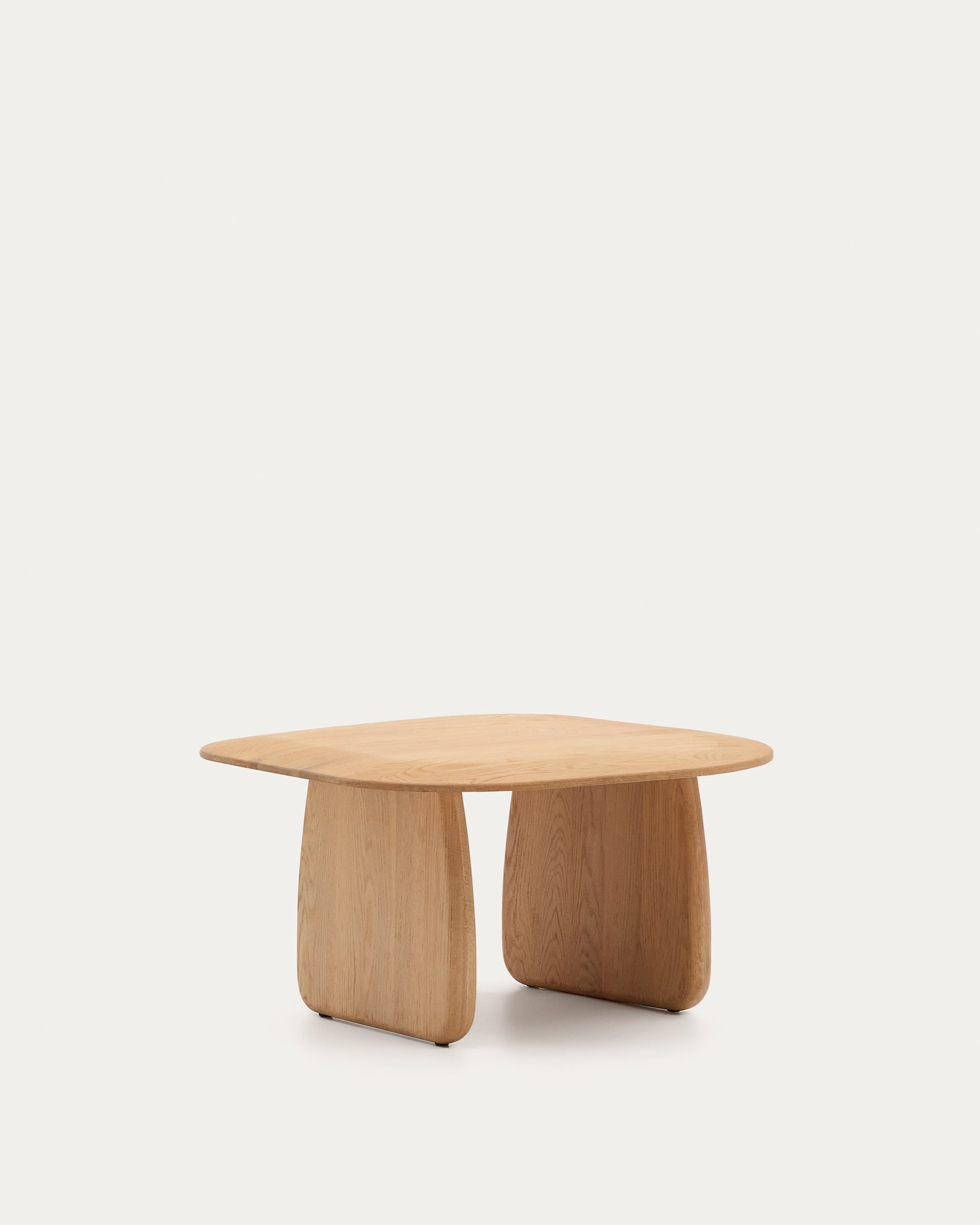 Beistelltisch Pirita aus FSC-zertifizierter massiver Eiche, 70,6 x 70 cm, mit natürlichem Finish, stilvoll und umweltfreundlich.