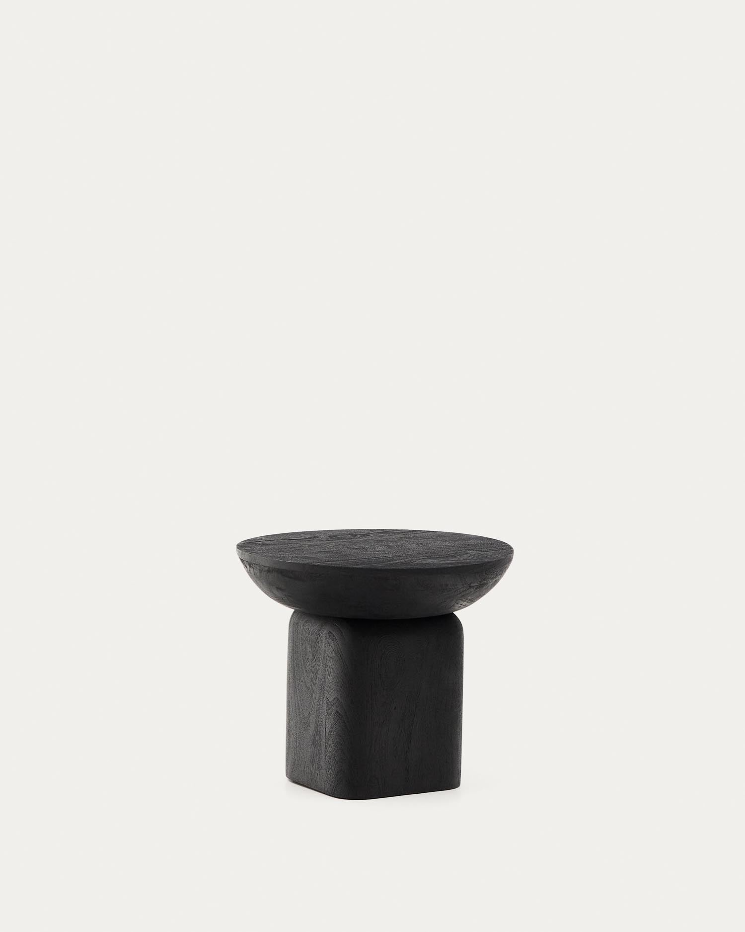 Beistelltisch Ovak aus massivem Akazienholz mit schwarzem Finish, FSC 100%, Ø50 cm in Schwarz präsentiert im Onlineshop von KAQTU Design AG. Beistelltisch ist von Kave Home