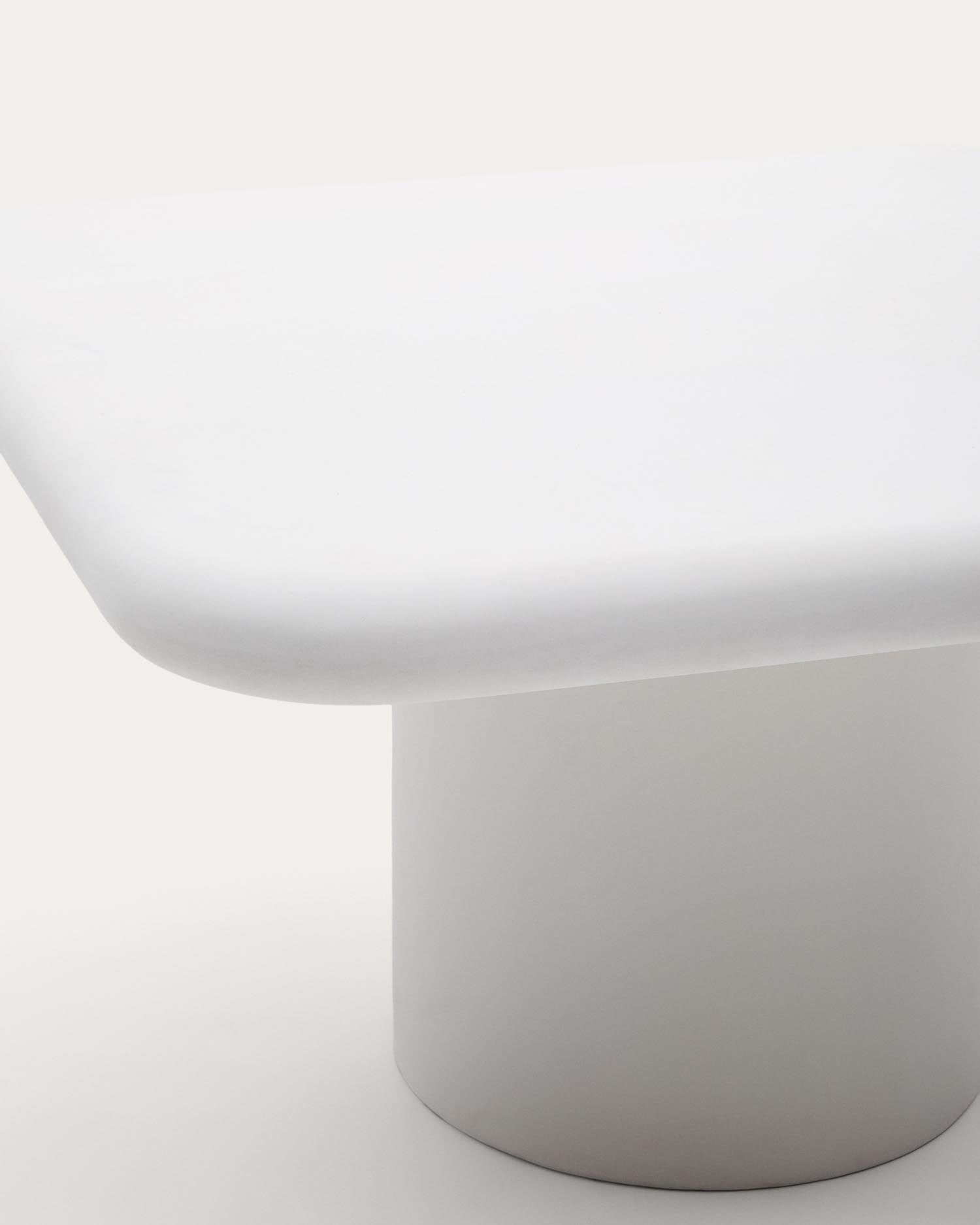 Tisch Addaia aus weißem Zement 135 x 135 cm in Weiss präsentiert im Onlineshop von KAQTU Design AG. Gartentisch ist von Kave Home